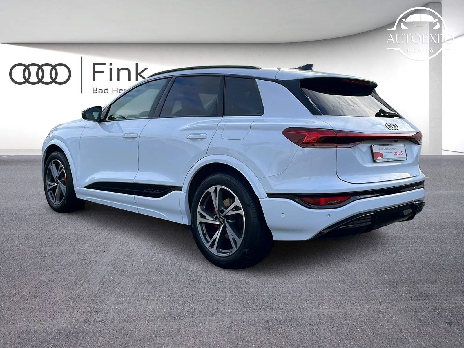 Audi Q6 e-tron, S line - fotka 4