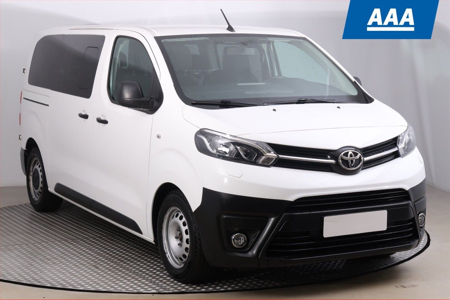Toyota Proace, 2.0 D-4D, Kombi, 9 míst, L1
