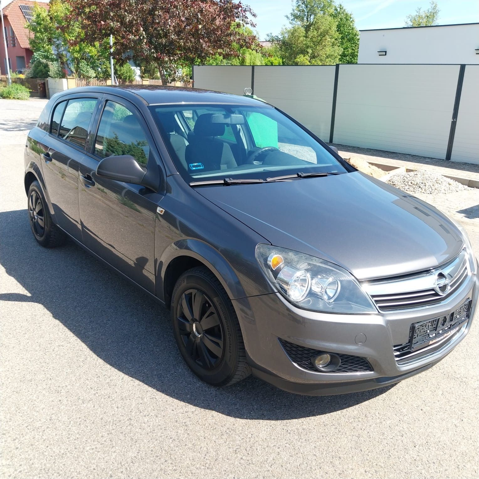 Opel Astra, 1,4 / 66 kW klima serviska - fotka 4
