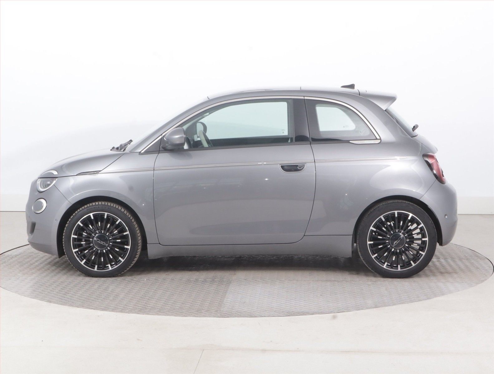 Fiat 500E, 42 kWh, SoH 93%, Automat - fotka 3