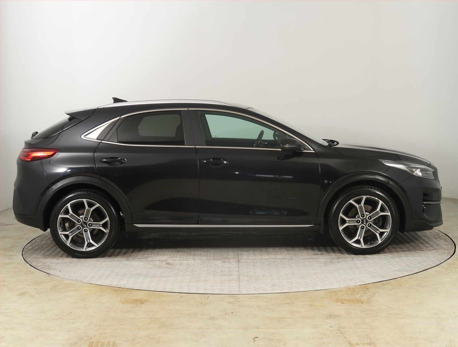 Kia XCee´d, 1.4 T-GDI, TOP, Záruka - fotka 6