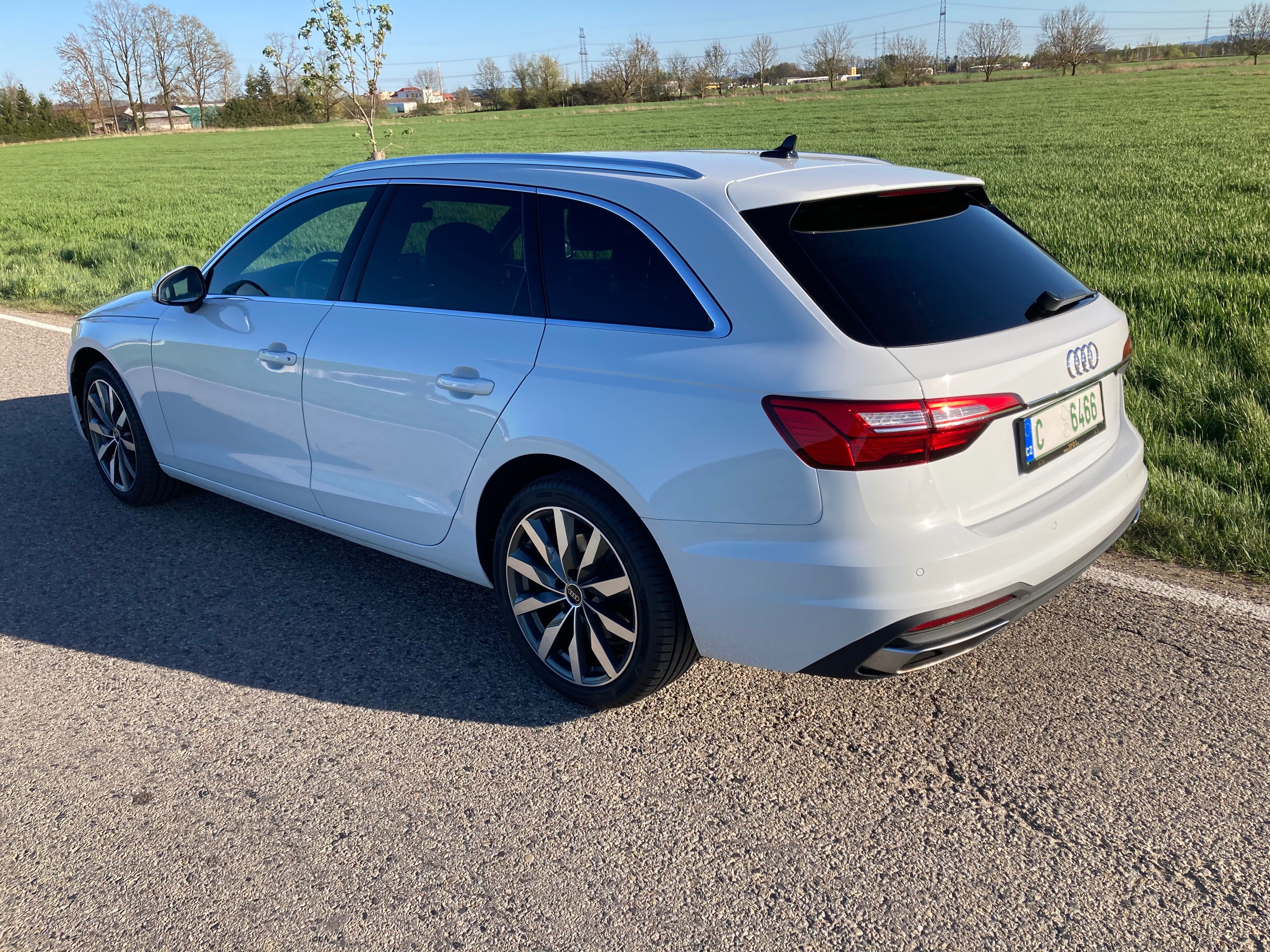 Audi A4 Avant, 2,0 TDI S-tronic záruka - fotka 4
