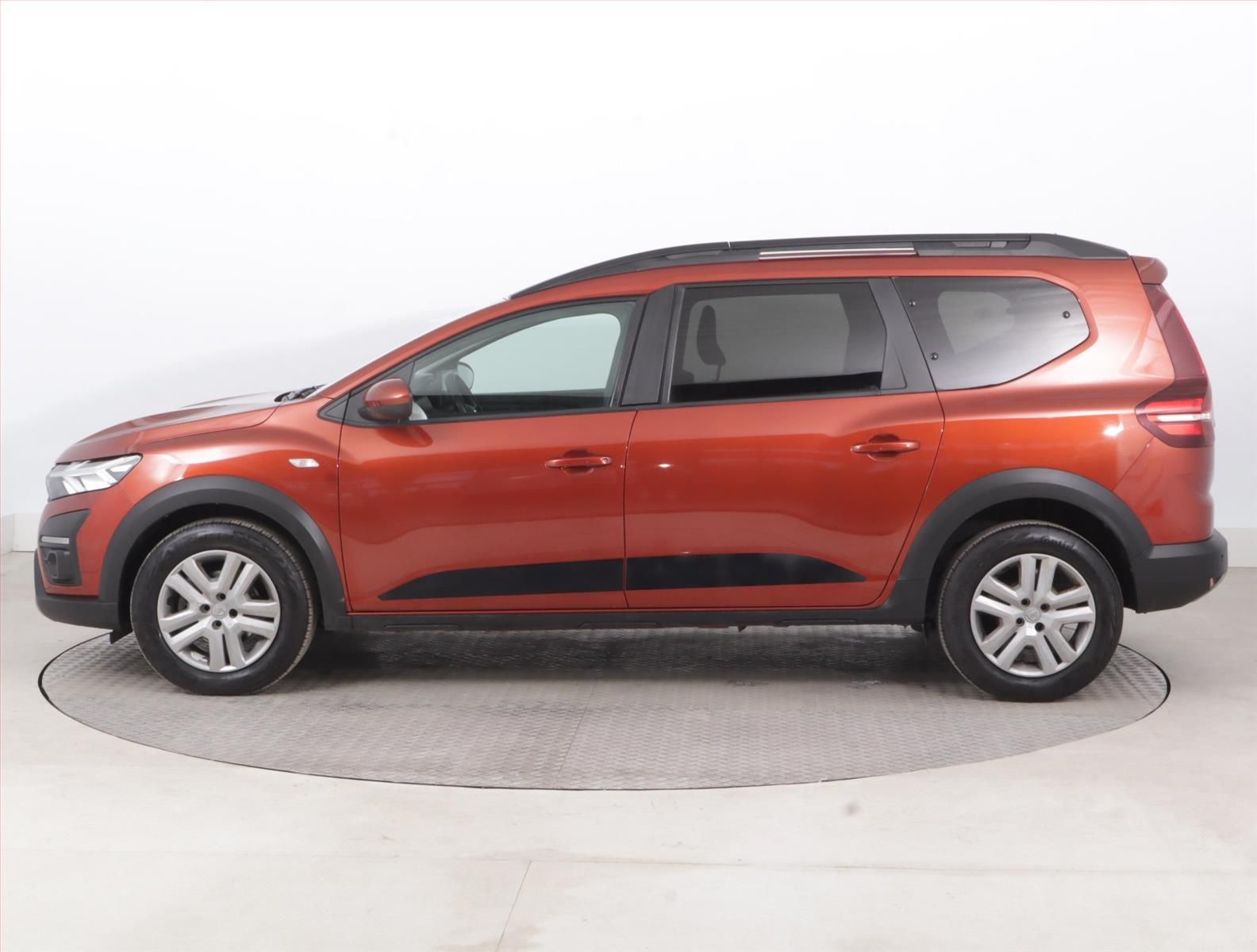 Dacia Jogger, 1.0 TCe, Comfort, 7 míst - fotka 3