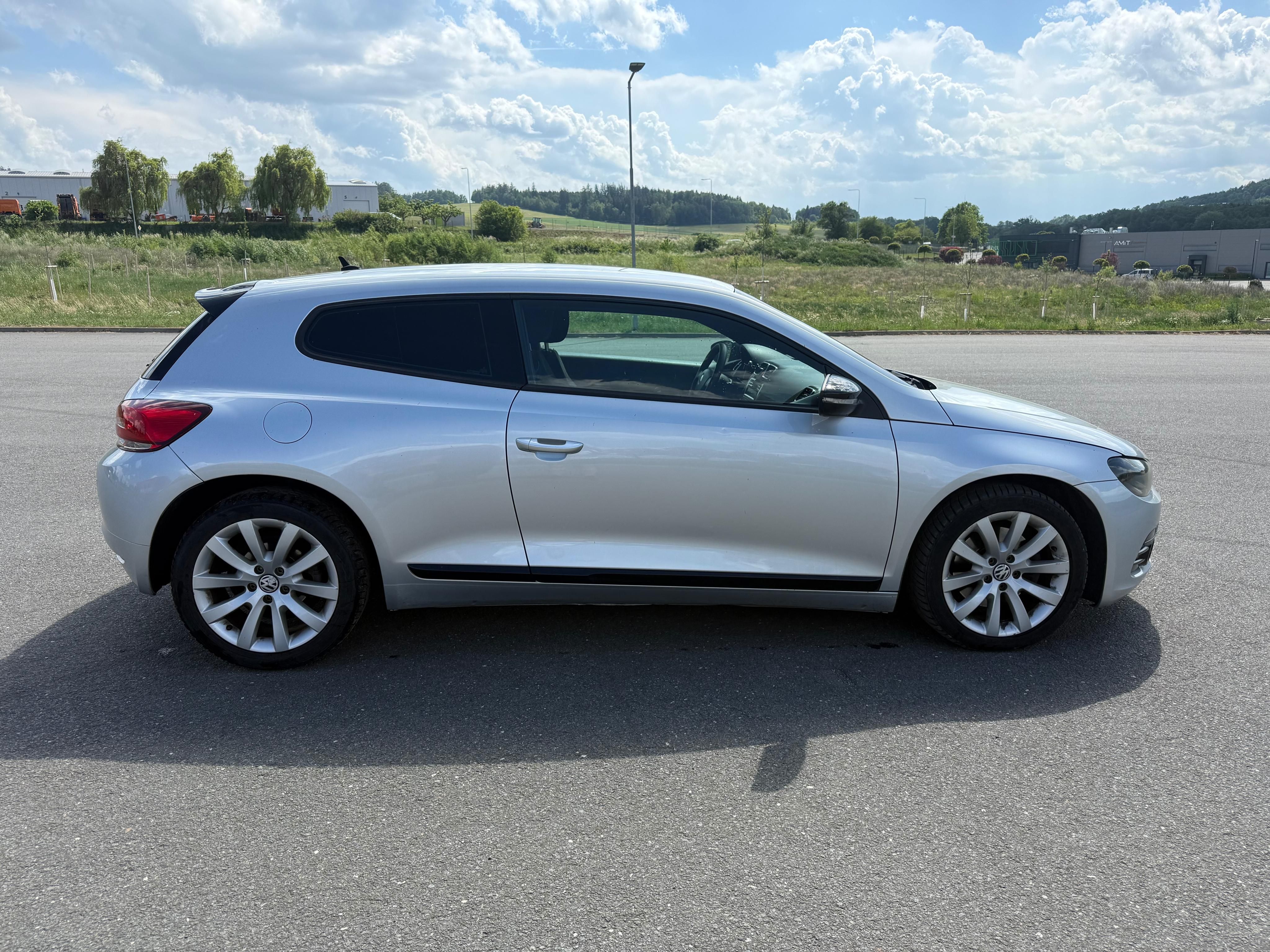 Volkswagen Scirocco, 1,4tsi 118kw černý strop - fotka 6