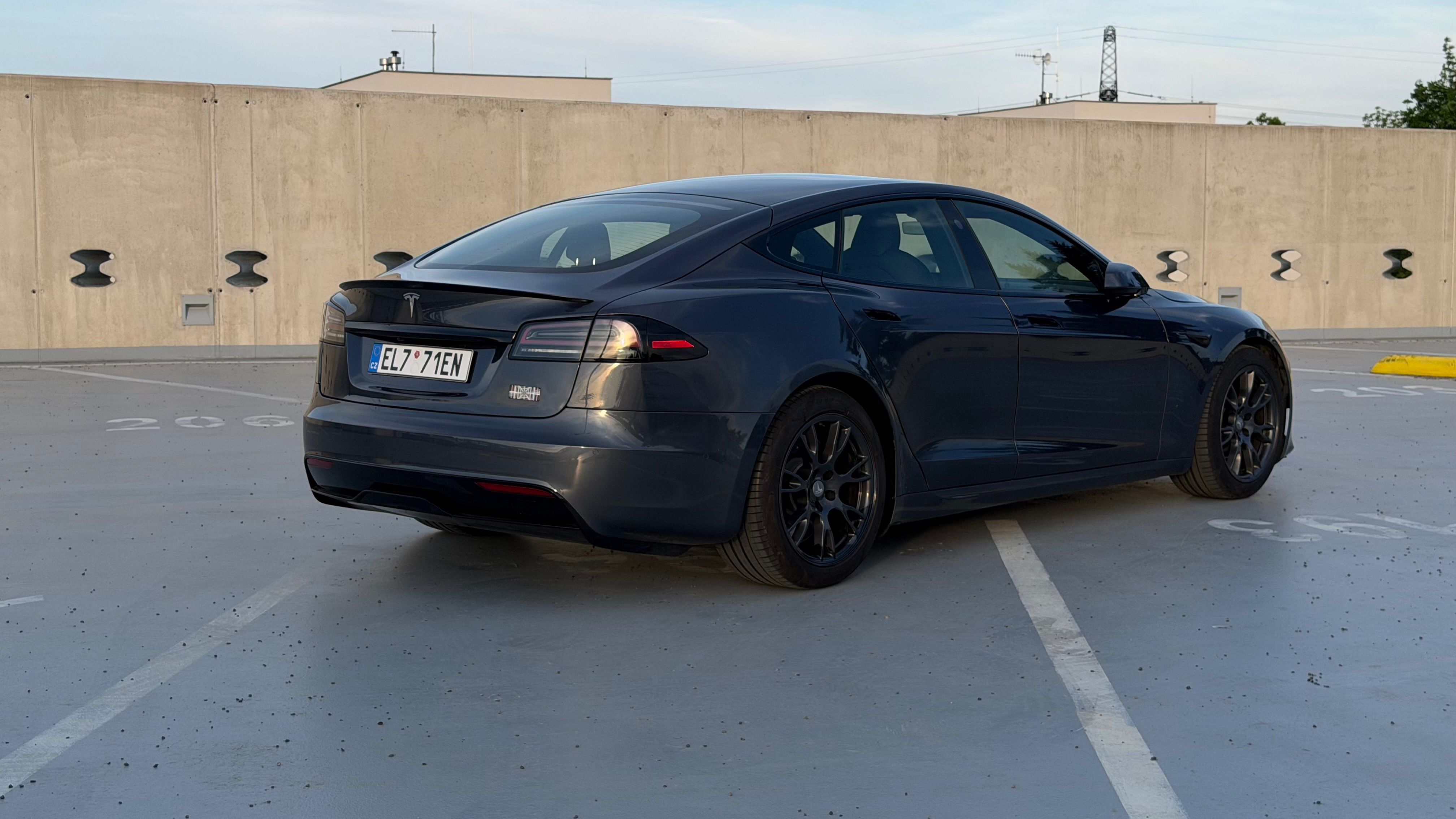Tesla Model S, PLAID 1020k 1420Nm Yoke - fotka 2