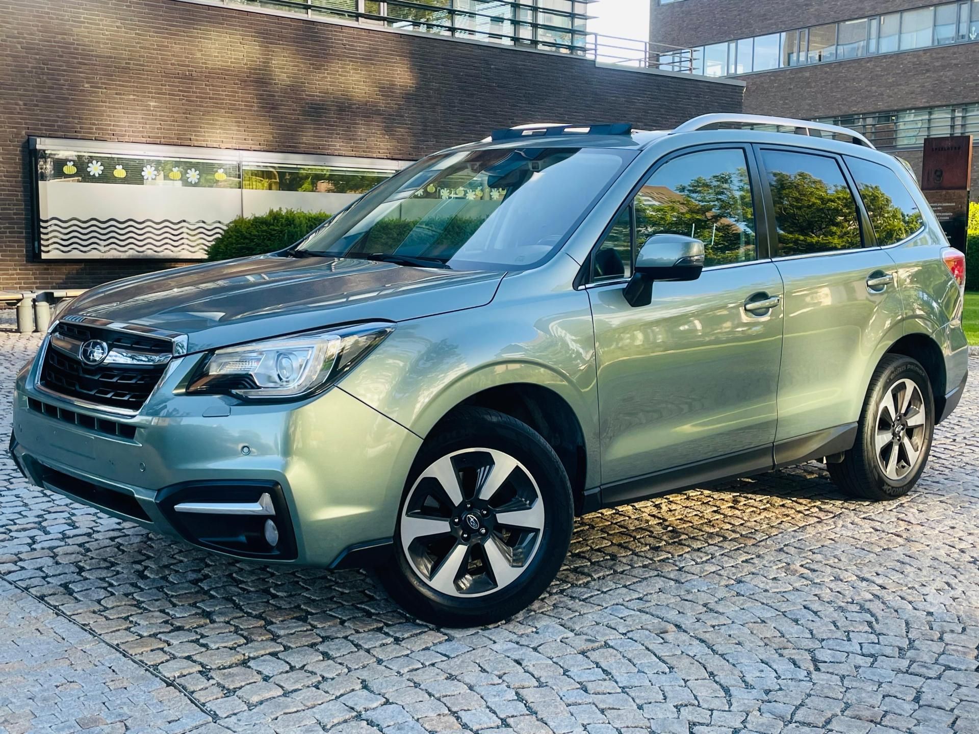 Subaru Forester, 2.0i 4x4 AUT KAM TAŽNÉ SERVISK - fotka 5