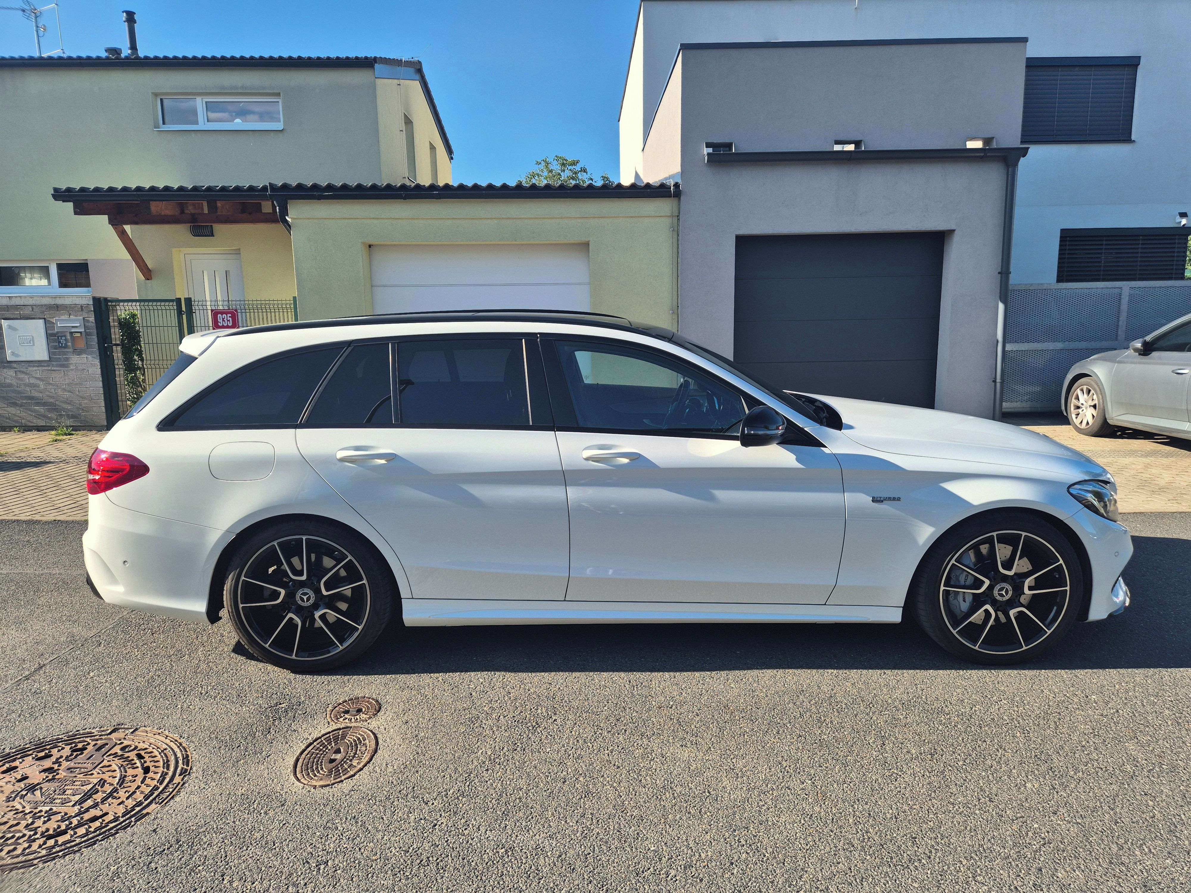 Mercedes-Benz Třídy C, C43 AMG - fotka 5