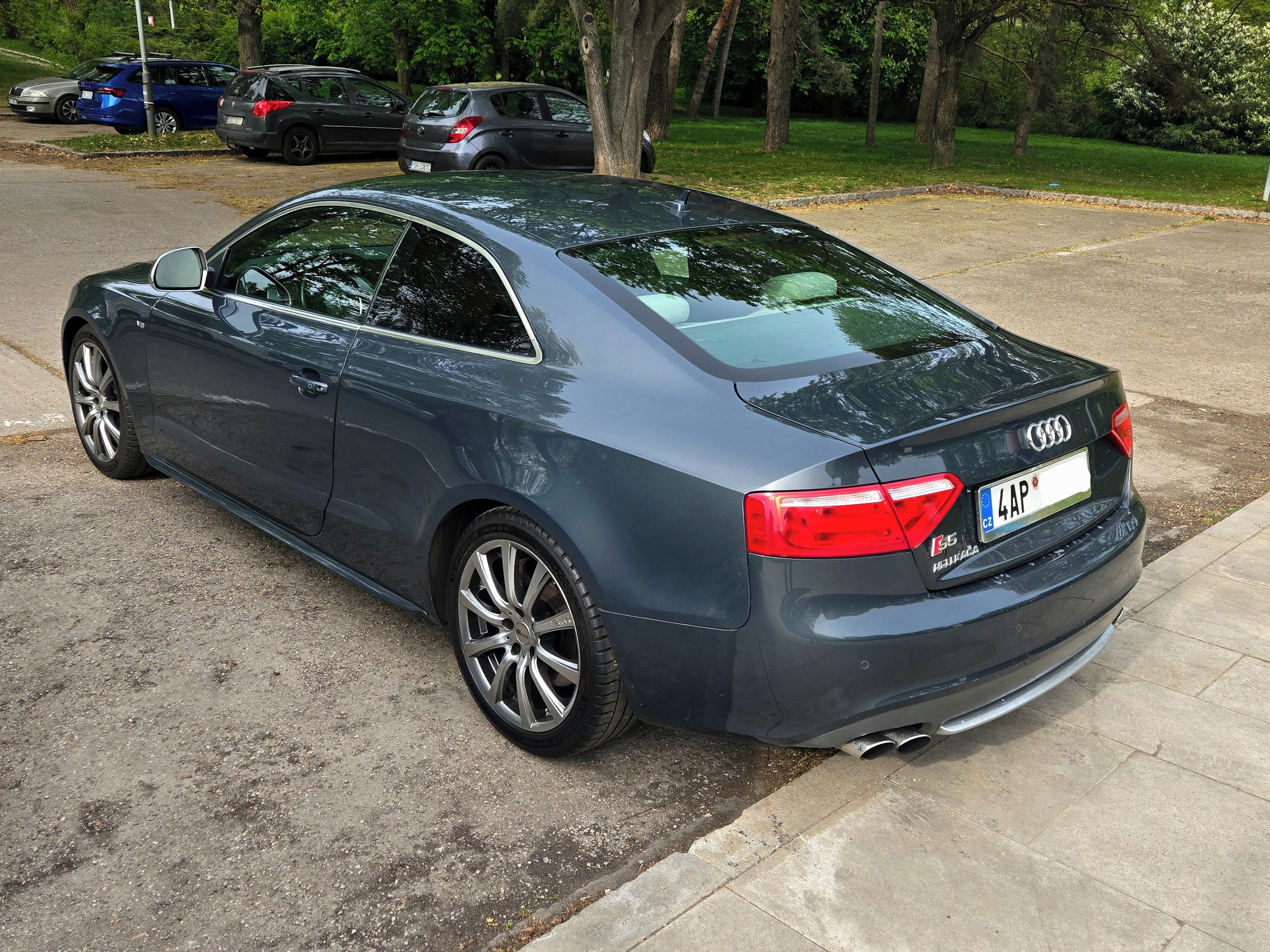 Audi S5, 4.2 V8 manuál - fotka 4