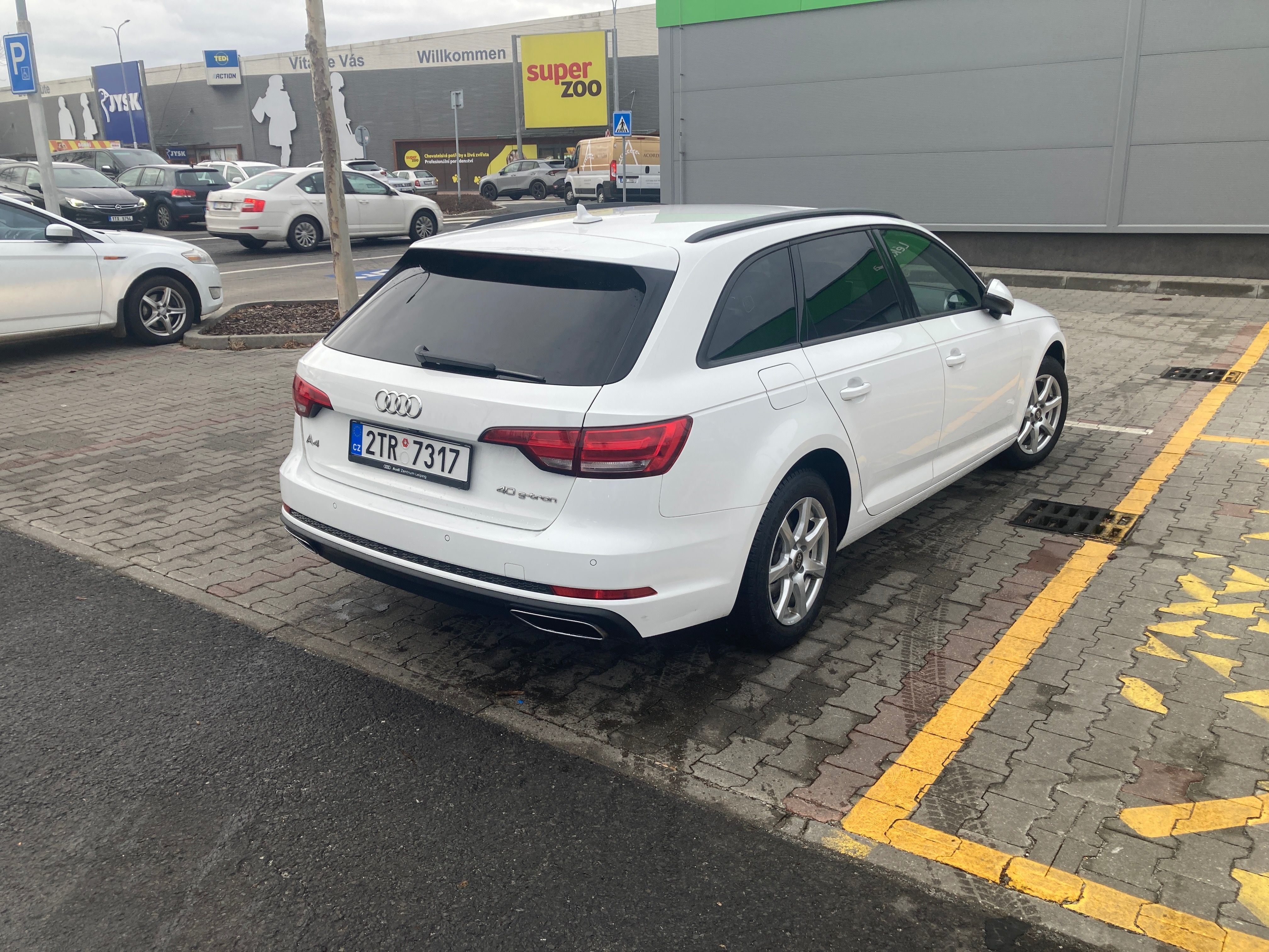 Audi A4 Avant - fotka 4