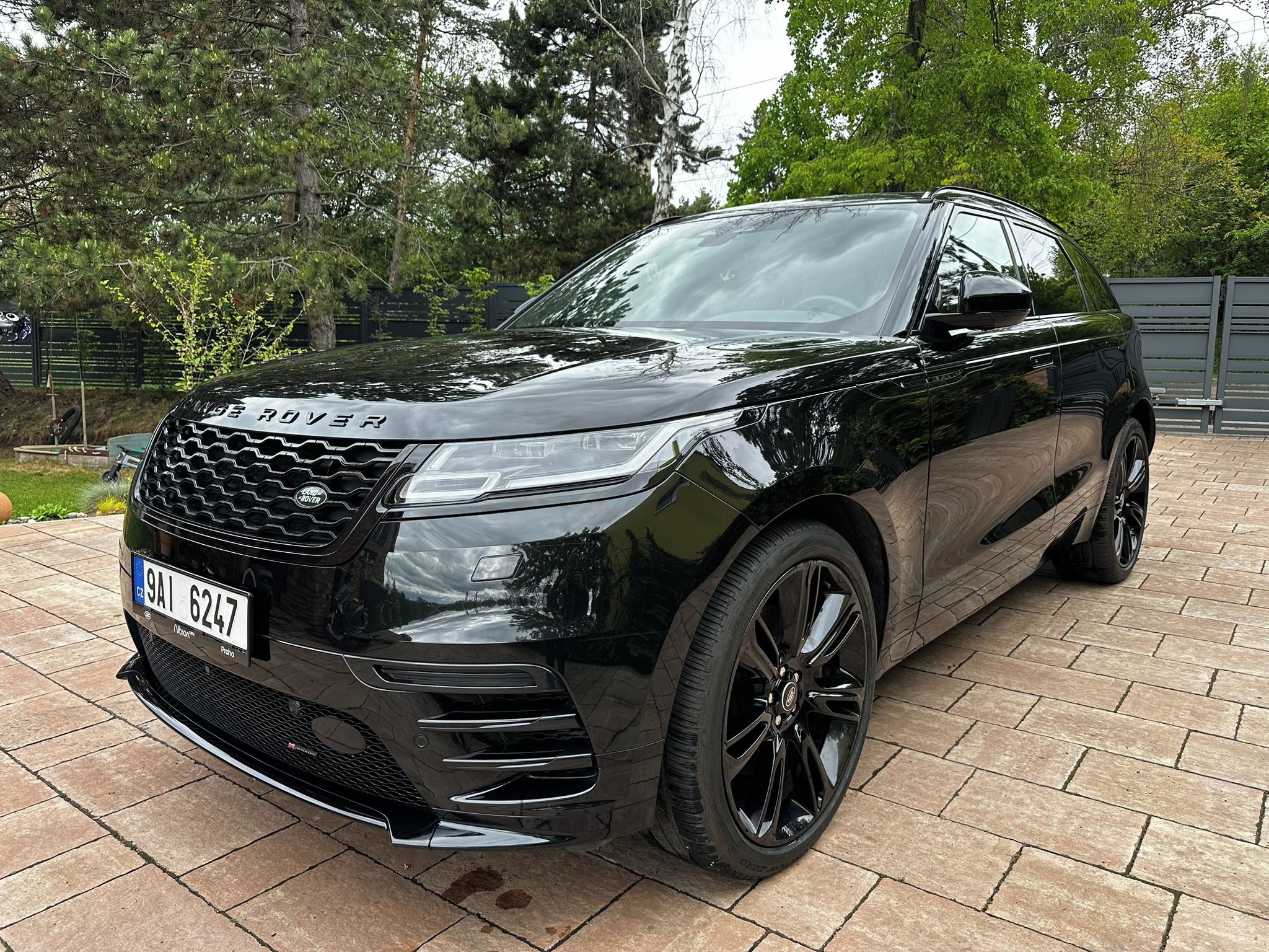 Land Rover Range Rover Velar, D300 R-Dynamic - fotka 2