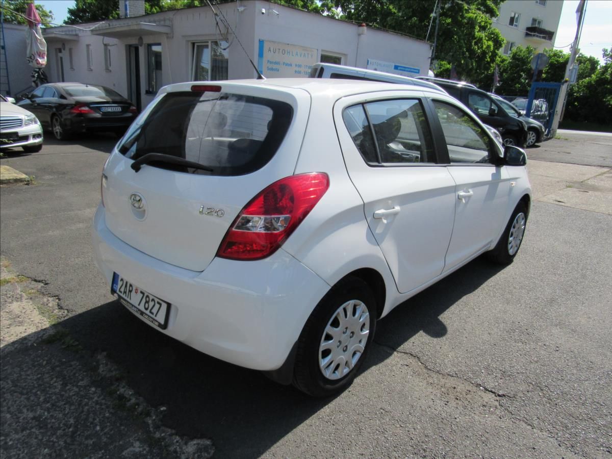 Hyundai i20, 1,2 i 57kW - fotka 4