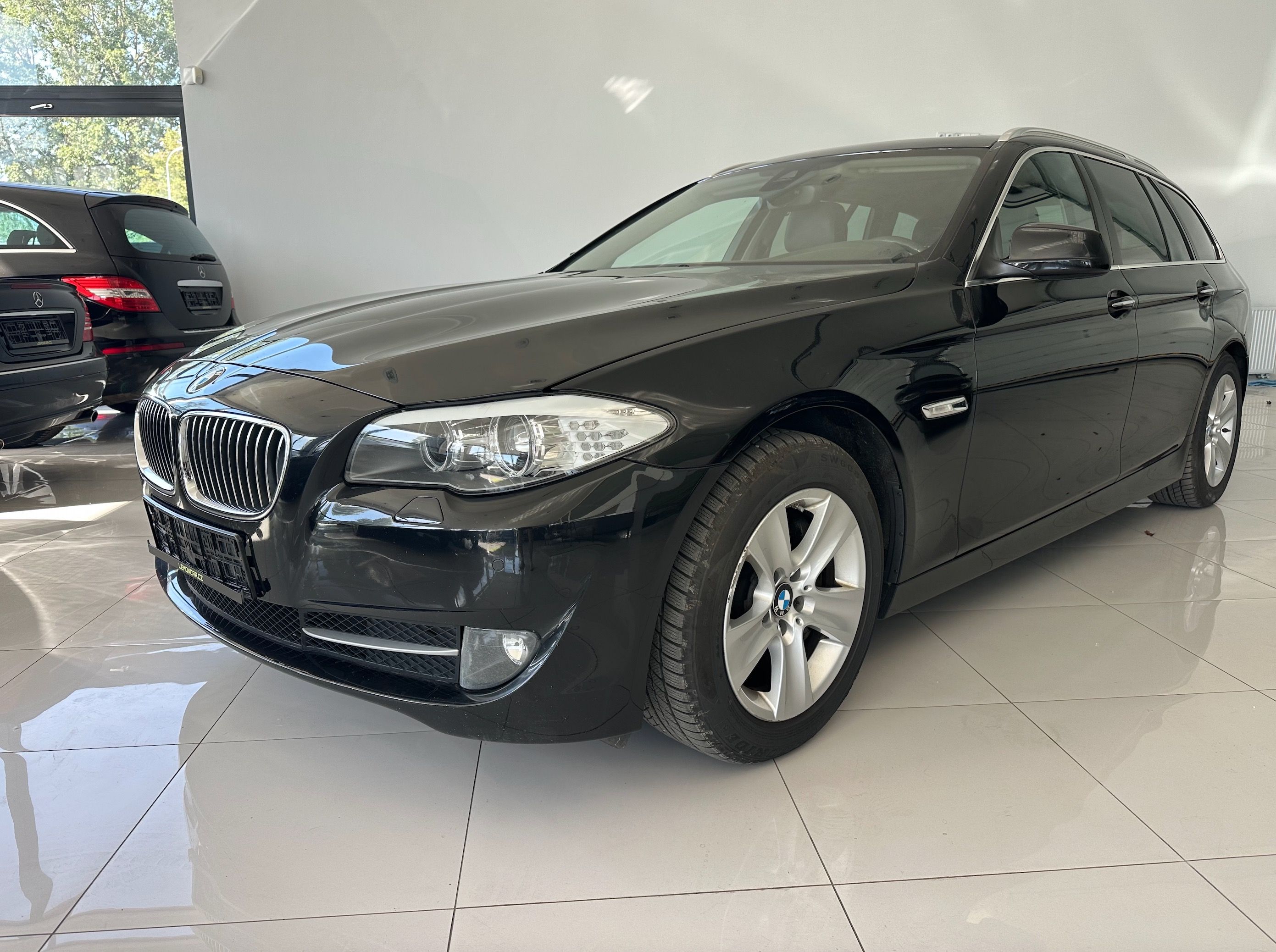 BMW Řada 5, 2.0 DIESEL 525D - fotka 5