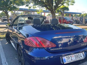 PEUGEOT 307cc roku 2004