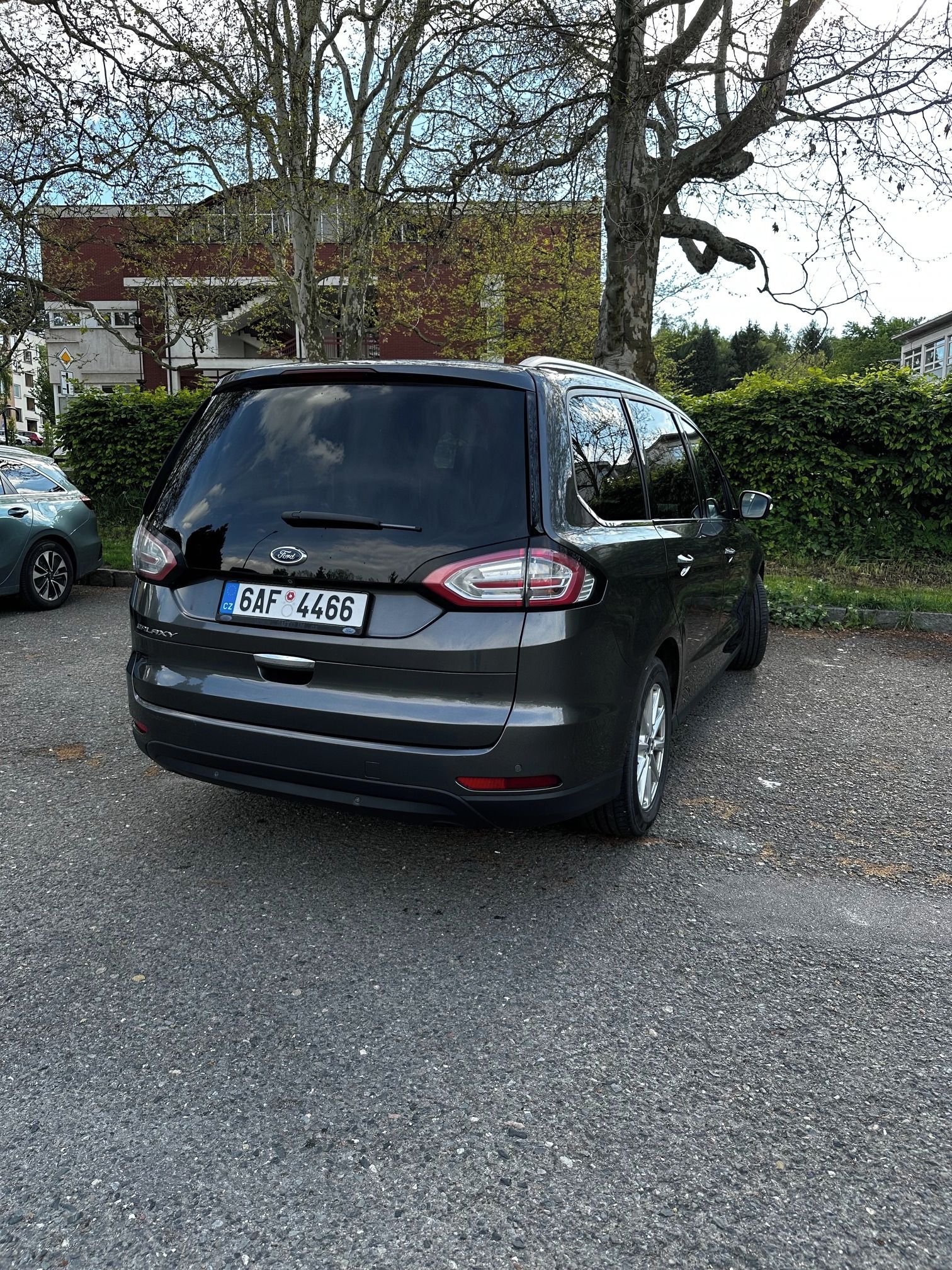 Ford Galaxy, 2,0 TDCi, Titanium, 110 kW - fotka 3