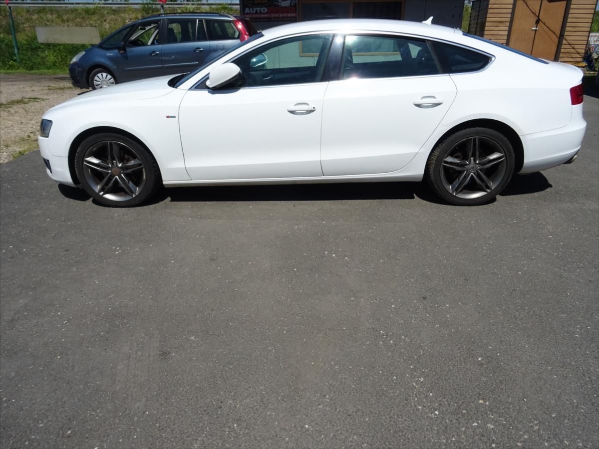 Audi A5, 2,0 155 kW TFSi  S- Line - fotka 6