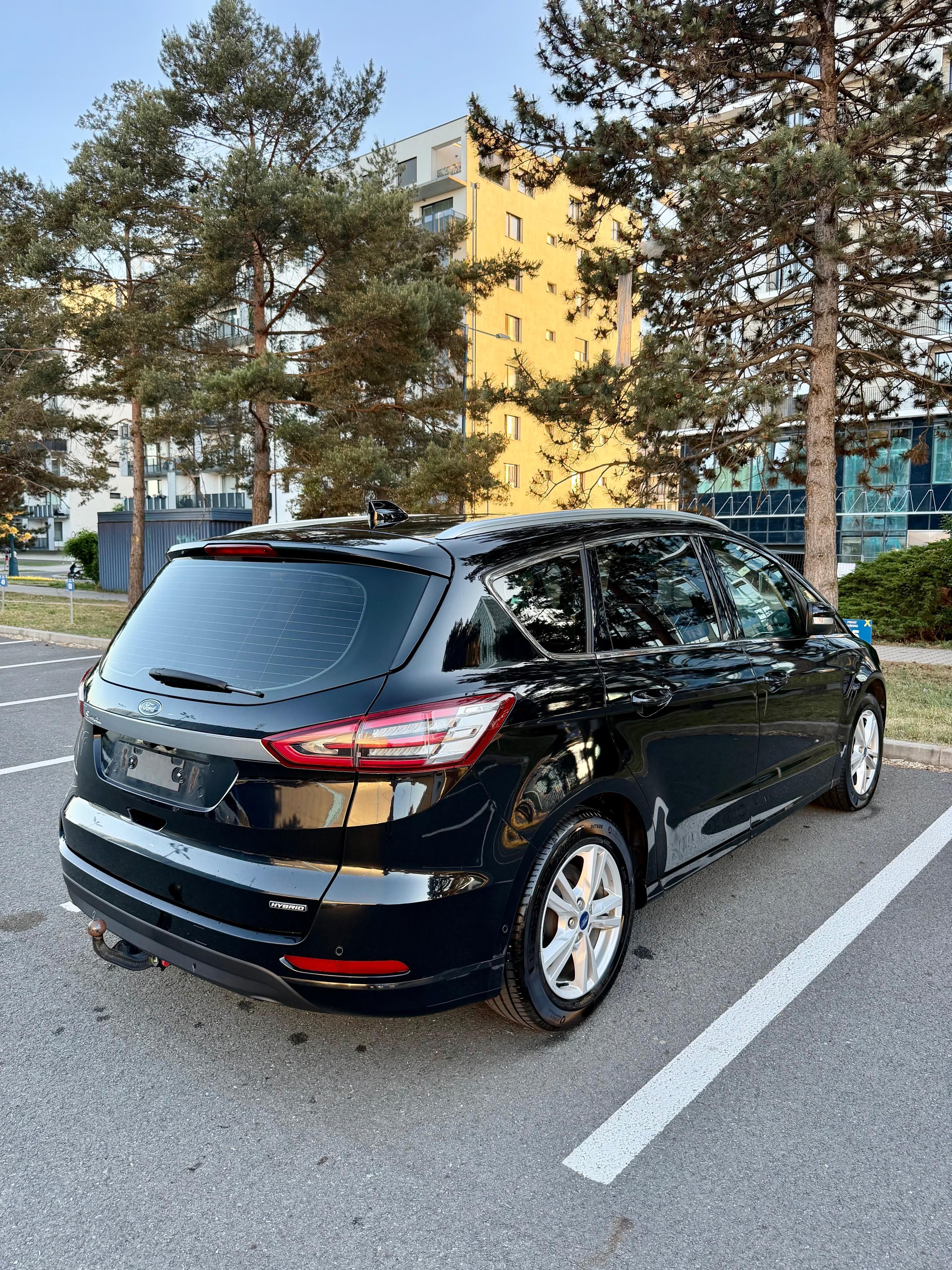 Ford S-MAX, 2.5i/140kw, HEV, Titanium - fotka 3