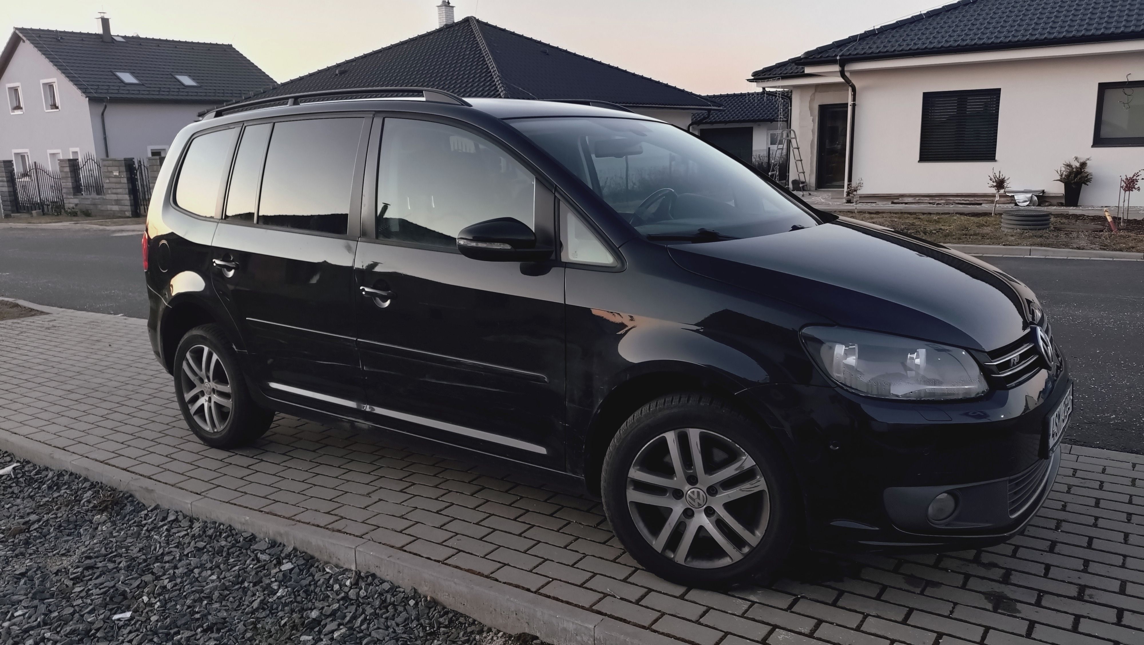 Volkswagen Touran, 2014 2.0 TDI DSG - fotka 3