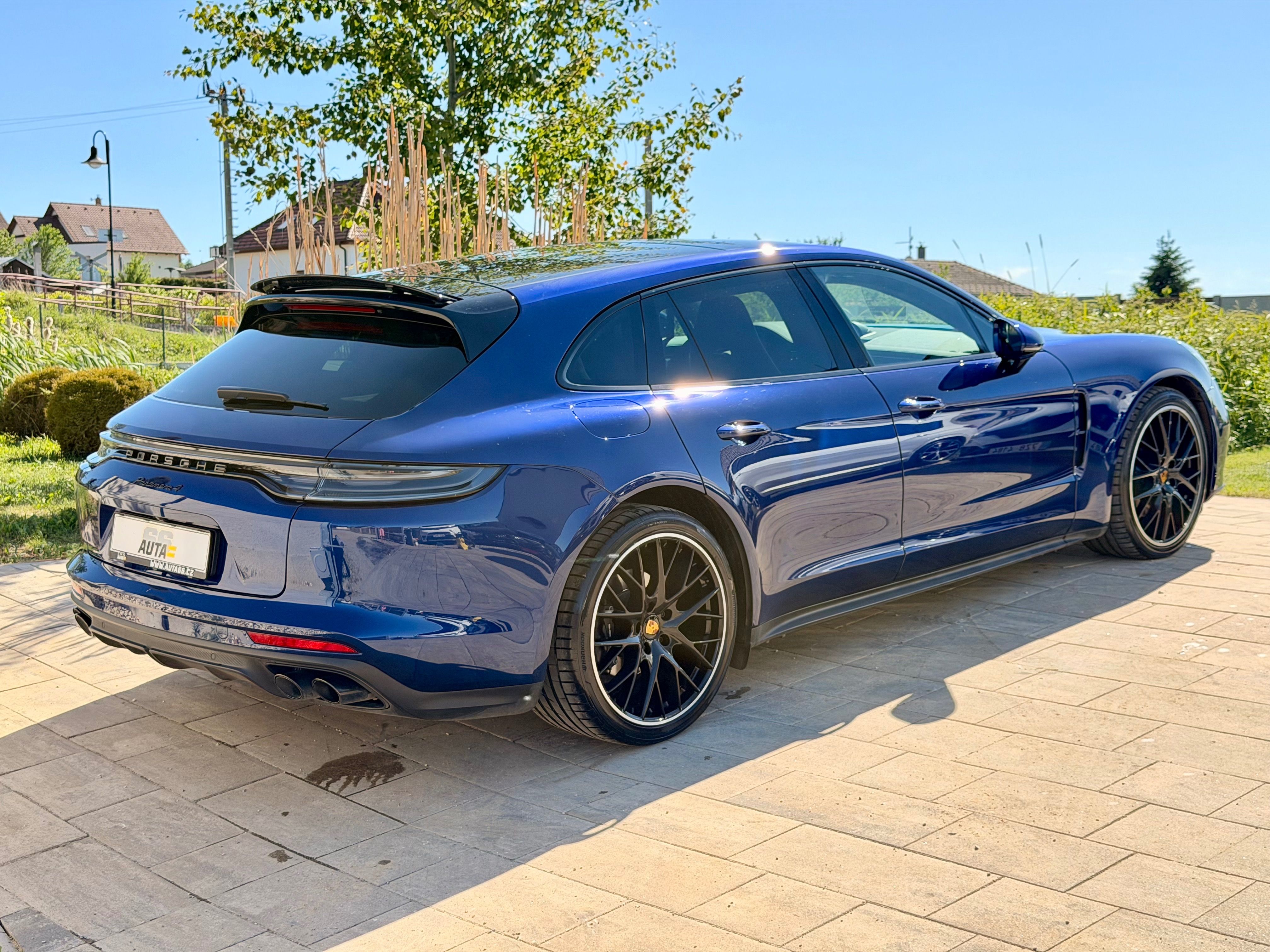 Porsche Panamera, Panamera 4 Platinum Edition ČR - fotka 4