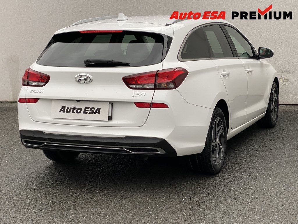 Hyundai i30, 1.0 T-GDi,ČR,Smart,AT - fotka 4