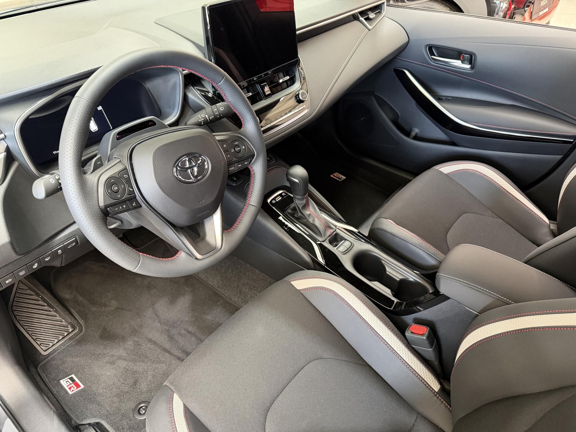 Toyota Corolla, Corolla TS HEV 2.0L GR SPORT - fotka 6
