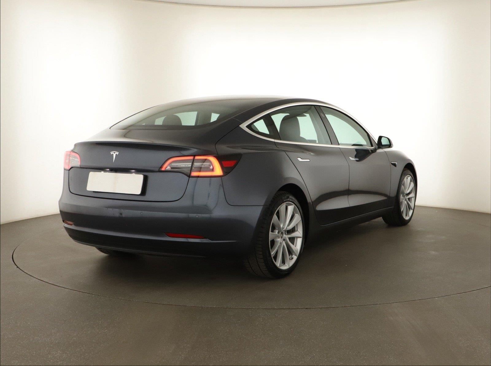 Tesla Model 3, Std Range Plus 52kWh, SoH 81% - fotka 5