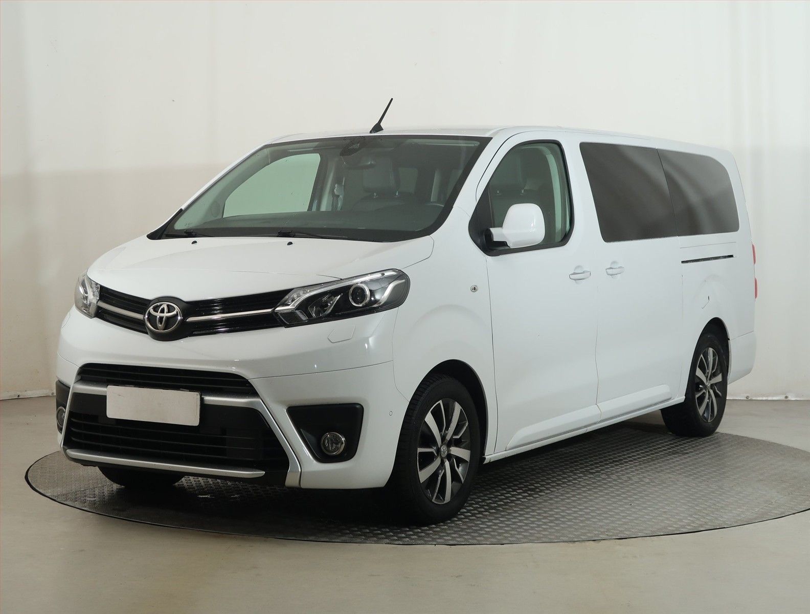Toyota Proace Verso, 2.0 D-4D, VIP, Klima, ČR - fotka 2