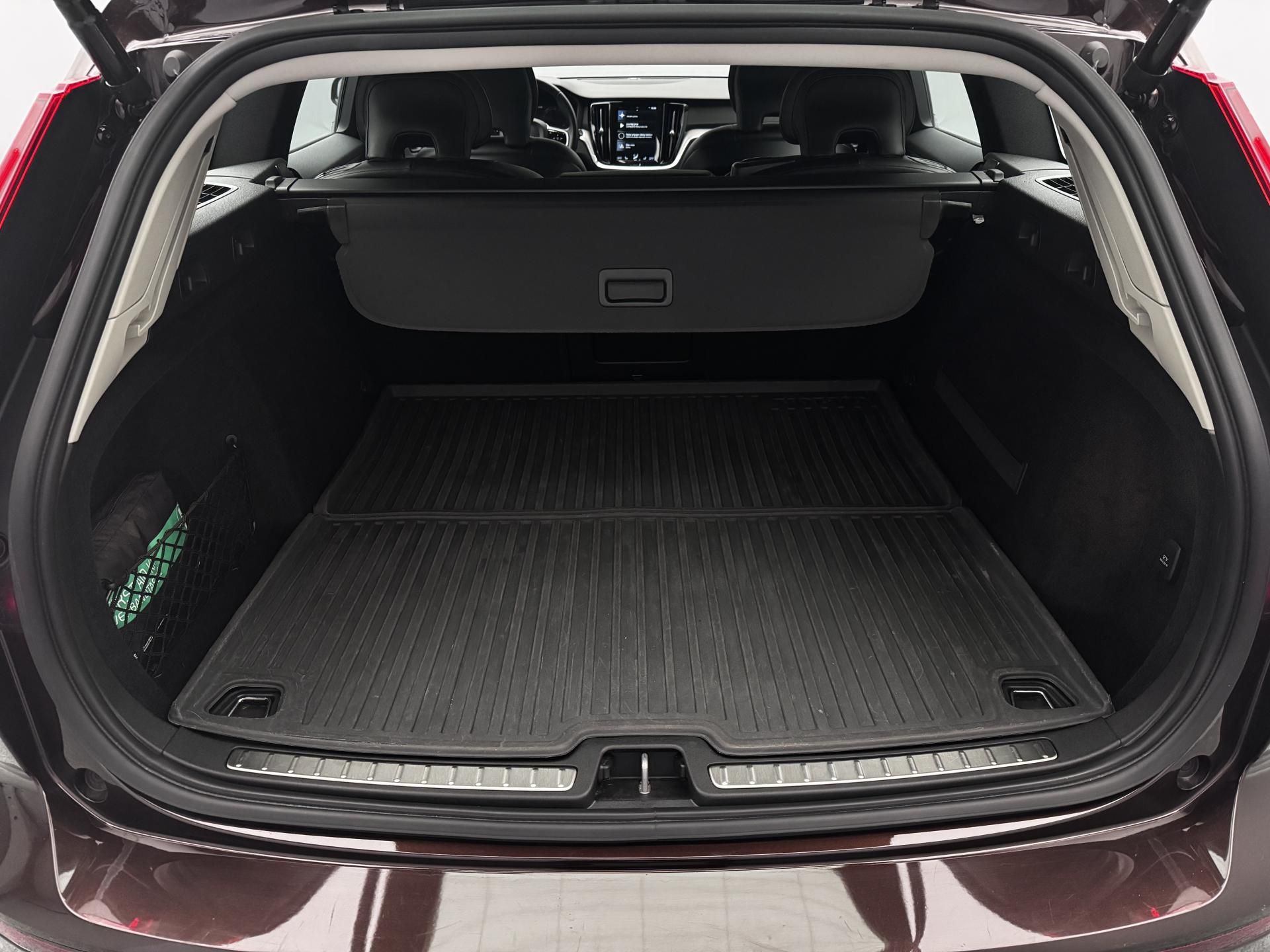 Volvo V60, CC D4 AWD MOMENTUM POLESTAR - fotka 5