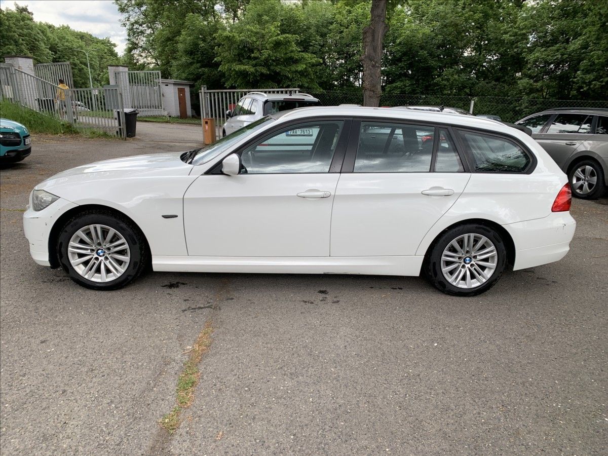 BMW Řada 3, 2,0 318D,ČR - fotka 5