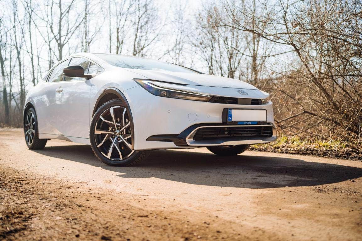 Toyota Prius, 2.0 Plug-in Hybrid, NOVÁ CENA - fotka 2