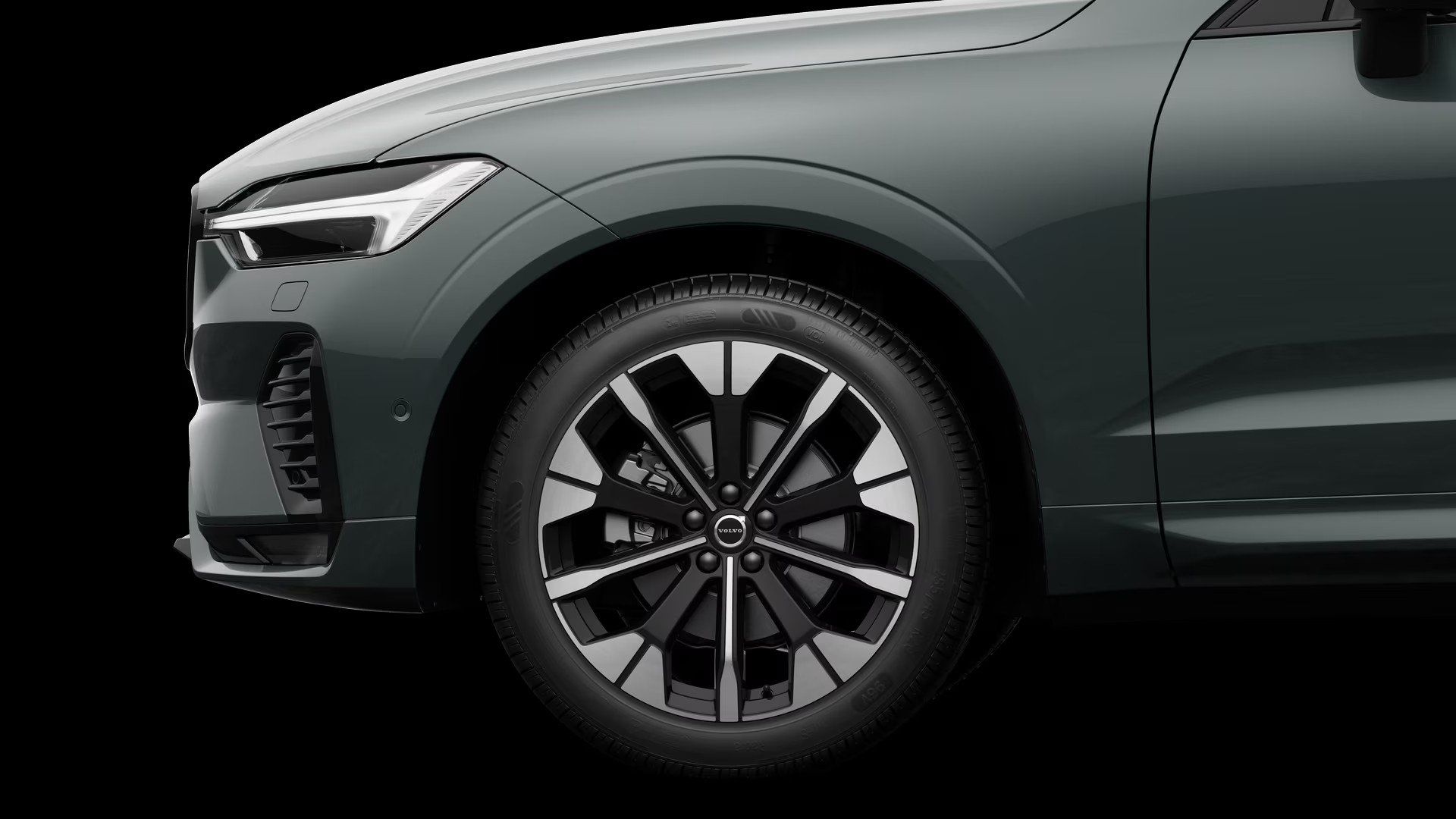 Volvo XC60, ULTRA DARK, B5 AWD, 184+10 kW - fotka 4