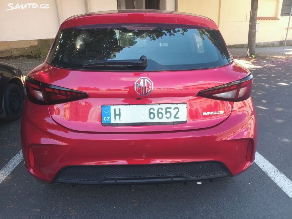MG MG3, 1.5i 4valc 85kw Eleganc 7let z - fotka 6