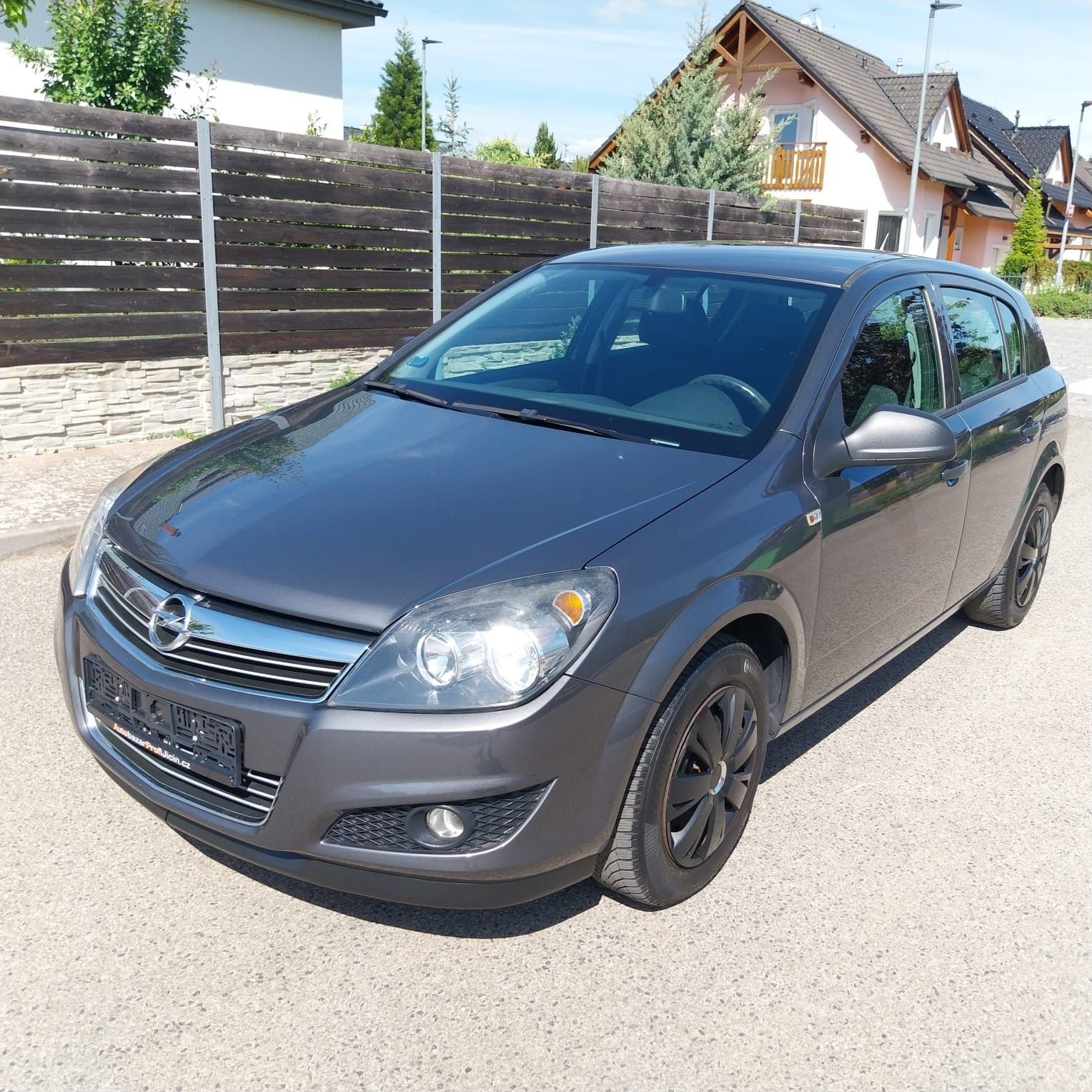 Opel Astra, 1,4 / 66 kW klima serviska - fotka 2