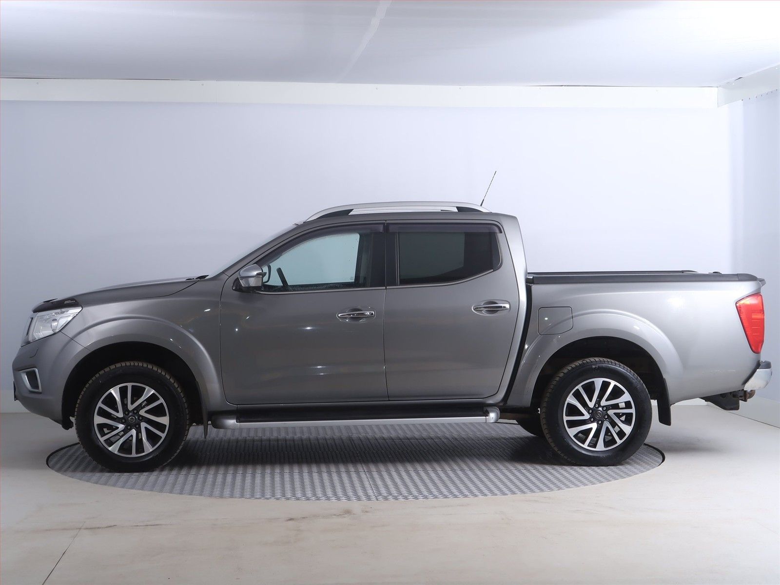 Nissan Navara, 2.3 dCi, 4X4, Automat, Navi - fotka 3