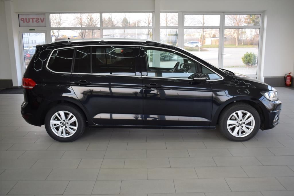 Volkswagen Touran, 2,0 TDi, 7-míst,DSG,NAVI,KŮŽE, - fotka 4