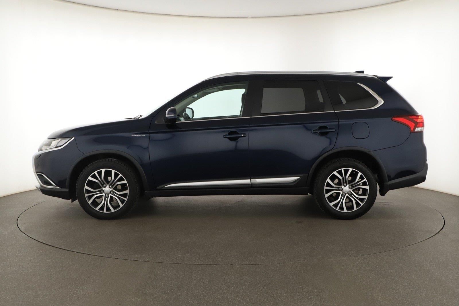 Mitsubishi Outlander, 2.2 DI-D, 4X4, Automat - fotka 3
