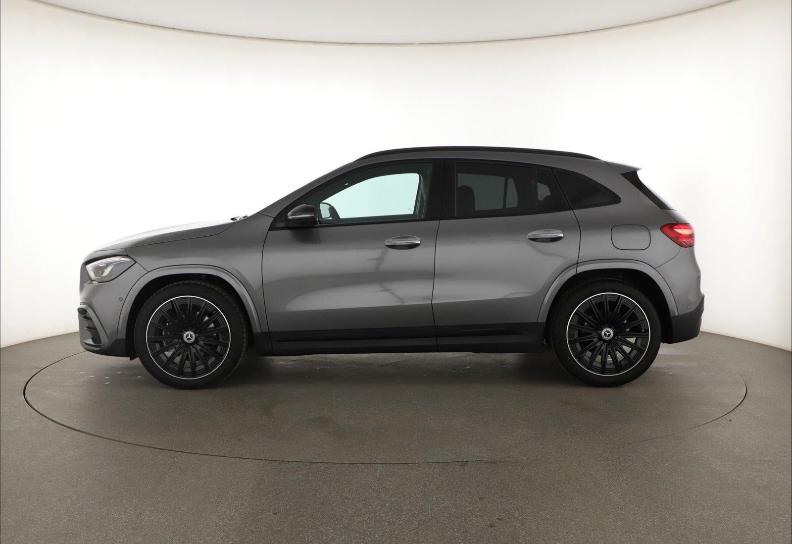 Mercedes-Benz GLA, 200 d, AMG Line, Navigace - fotka 3