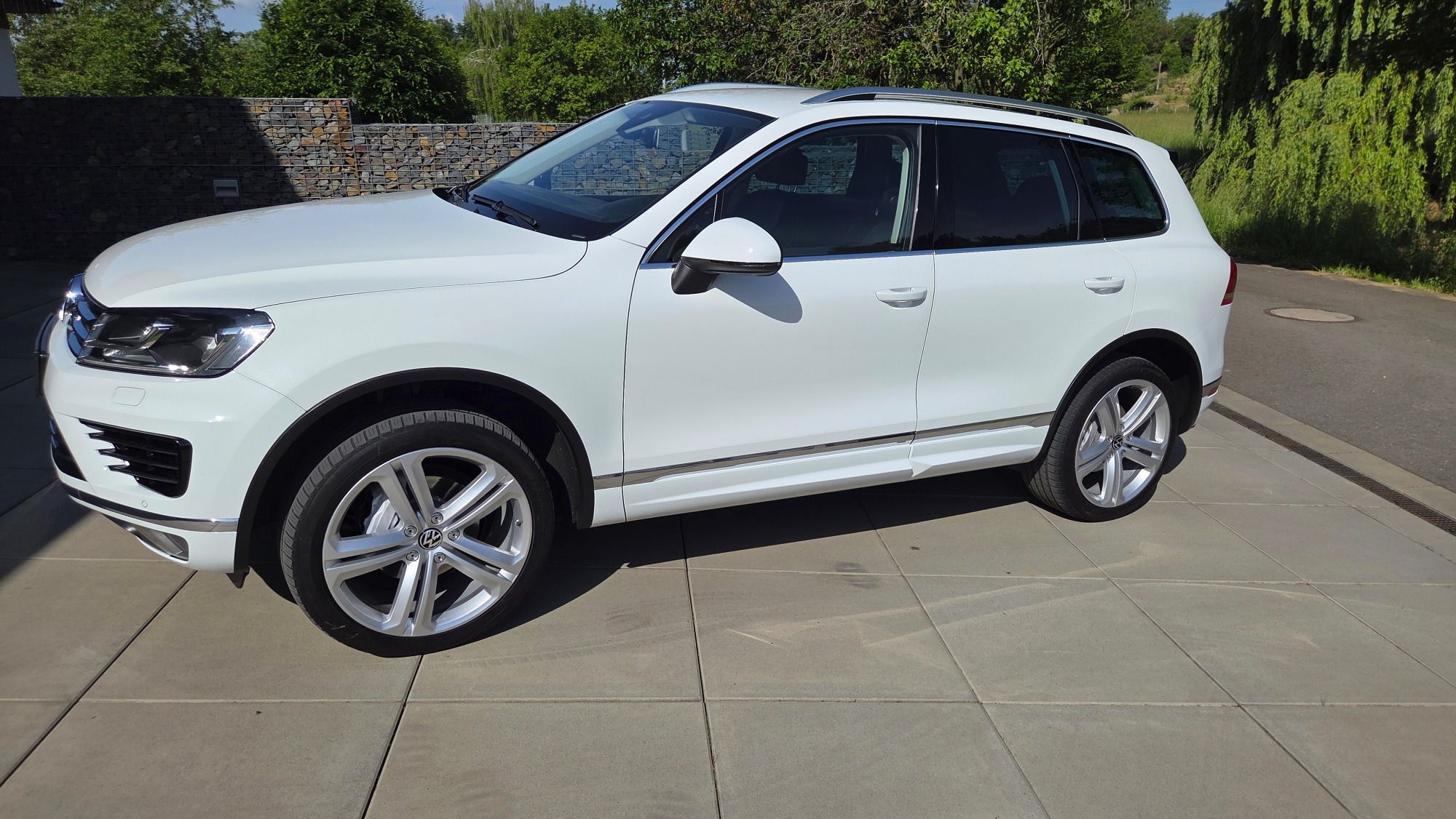 Volkswagen Touareg, 3.0 V6 TDI, R-Line, DPH, 1 CZ - fotka 3