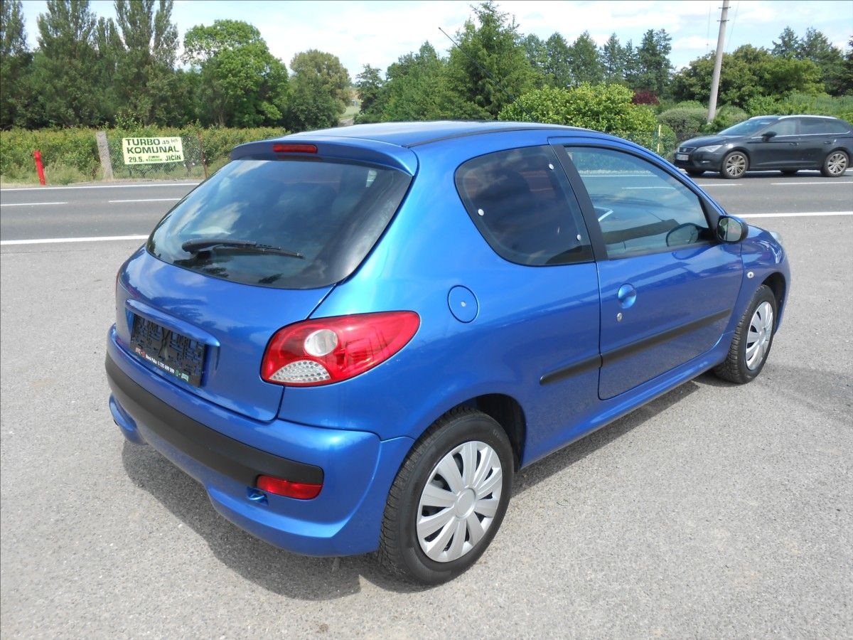 Peugeot 206, 1,4 55 kW PLUS KLIMA SERVISKSA - fotka 3
