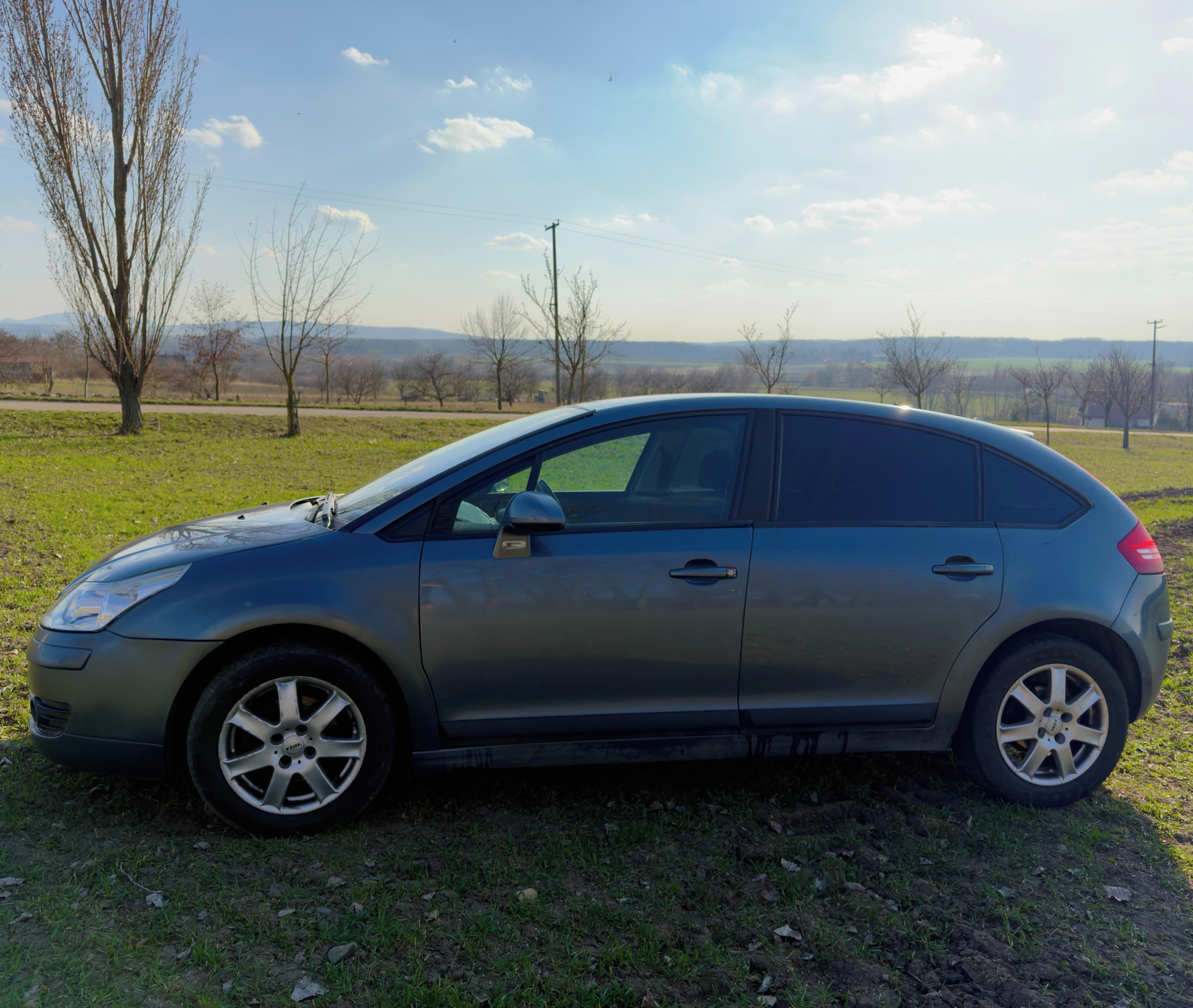Citroën C4, Citroën C4 Hatchback 1.6 HDi - fotka 3
