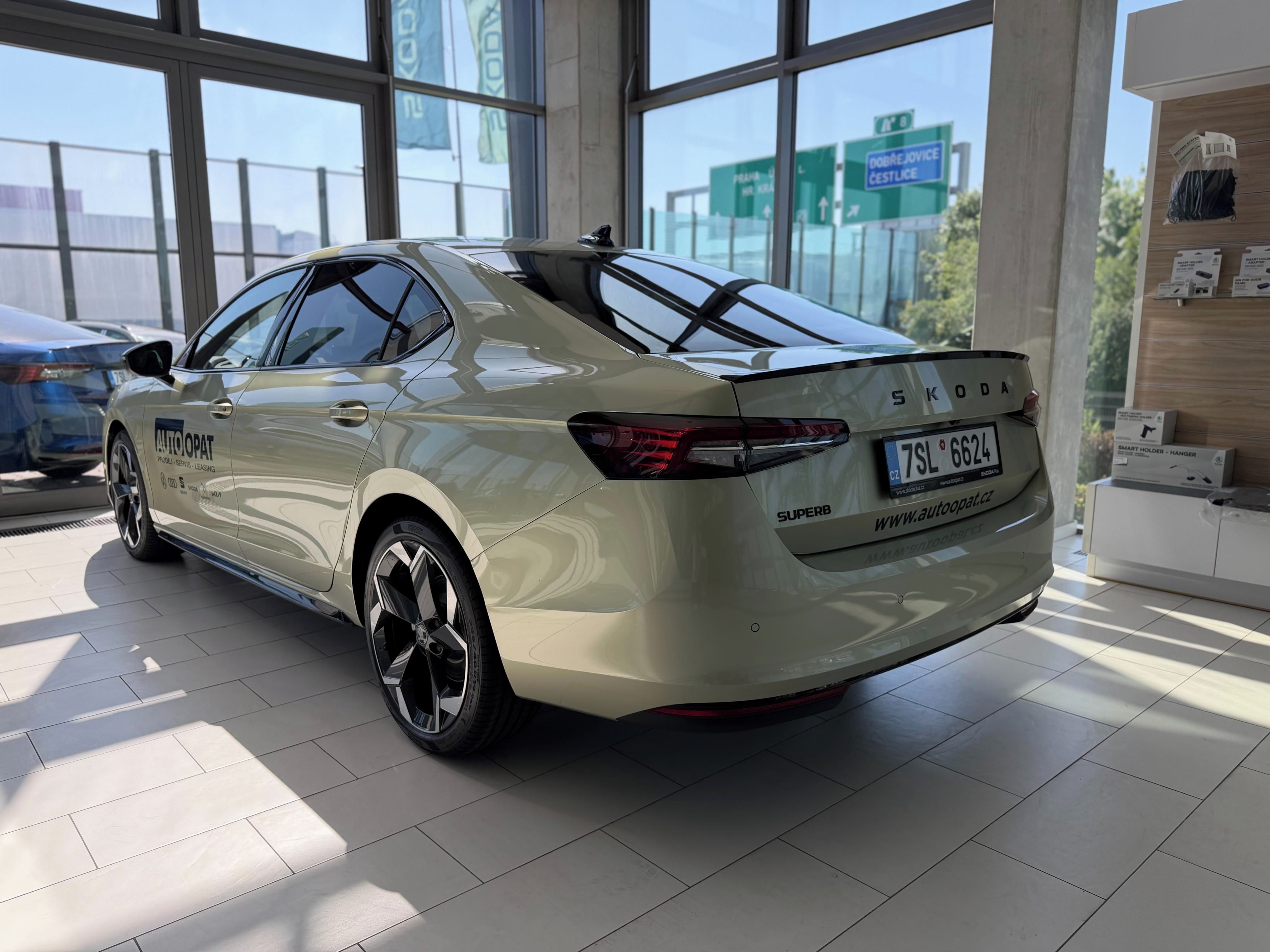 Škoda Superb, 2,0 TDI 110 kW DSG - fotka 5