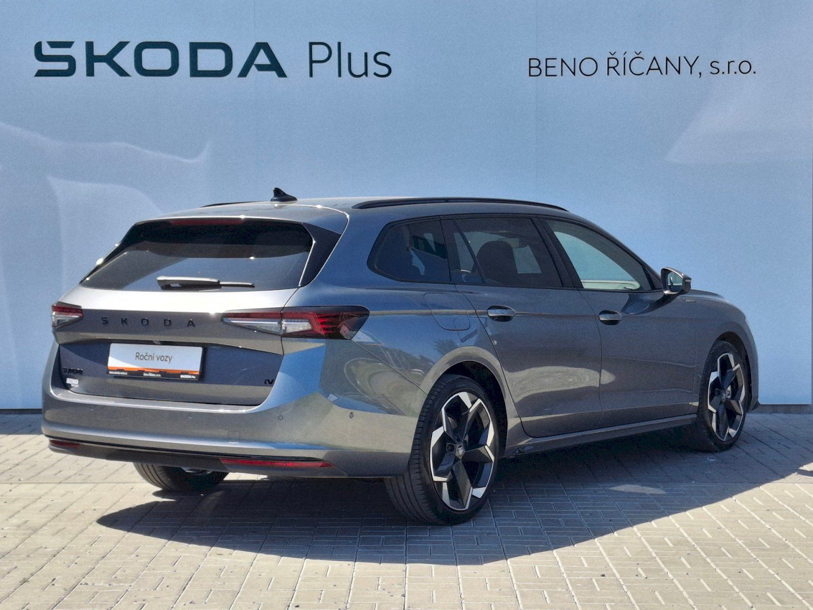 Škoda Superb, Combi iV SportLine DSG 1,5TSi - fotka 2
