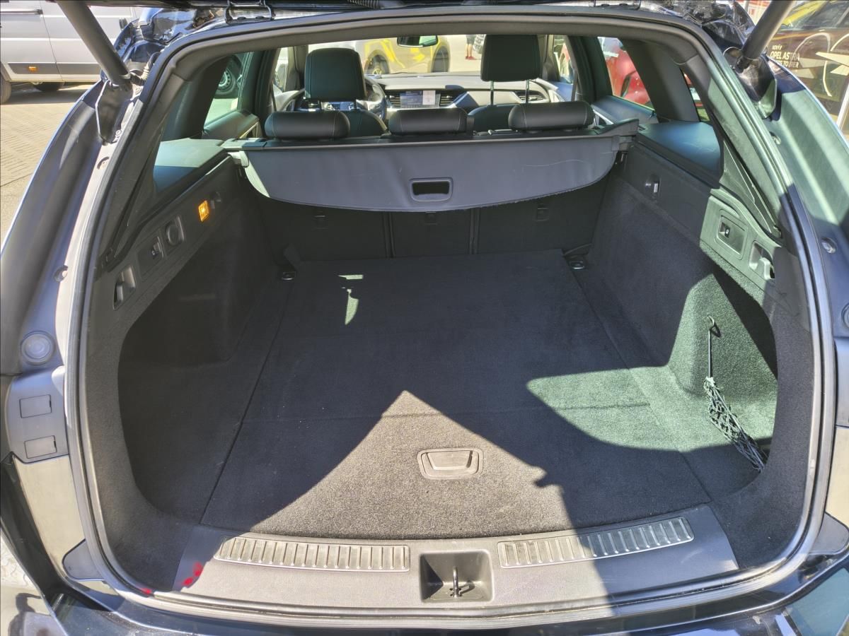 Opel Insignia, 2,0   ST Ultimate - fotka 6