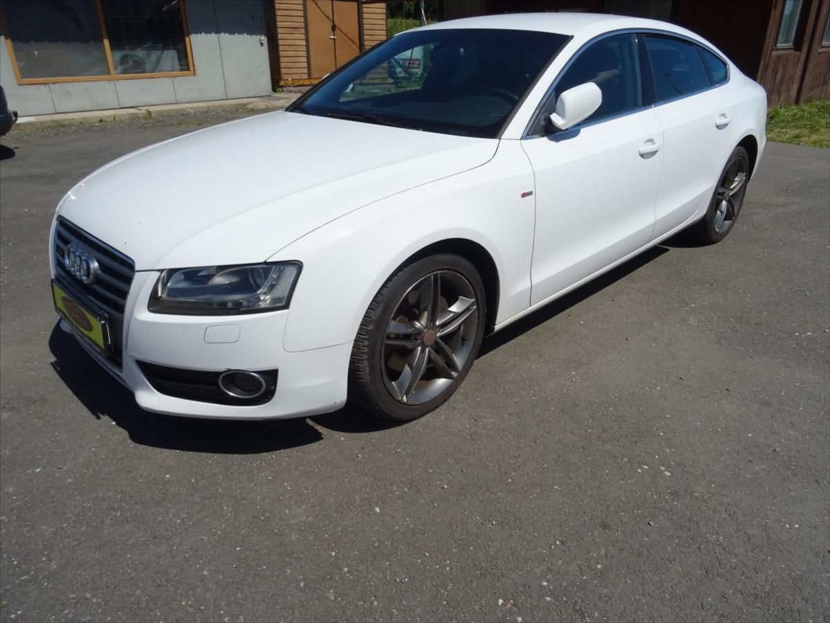Audi A5, 2,0 155 kW TFSi  S- Line - fotka 5