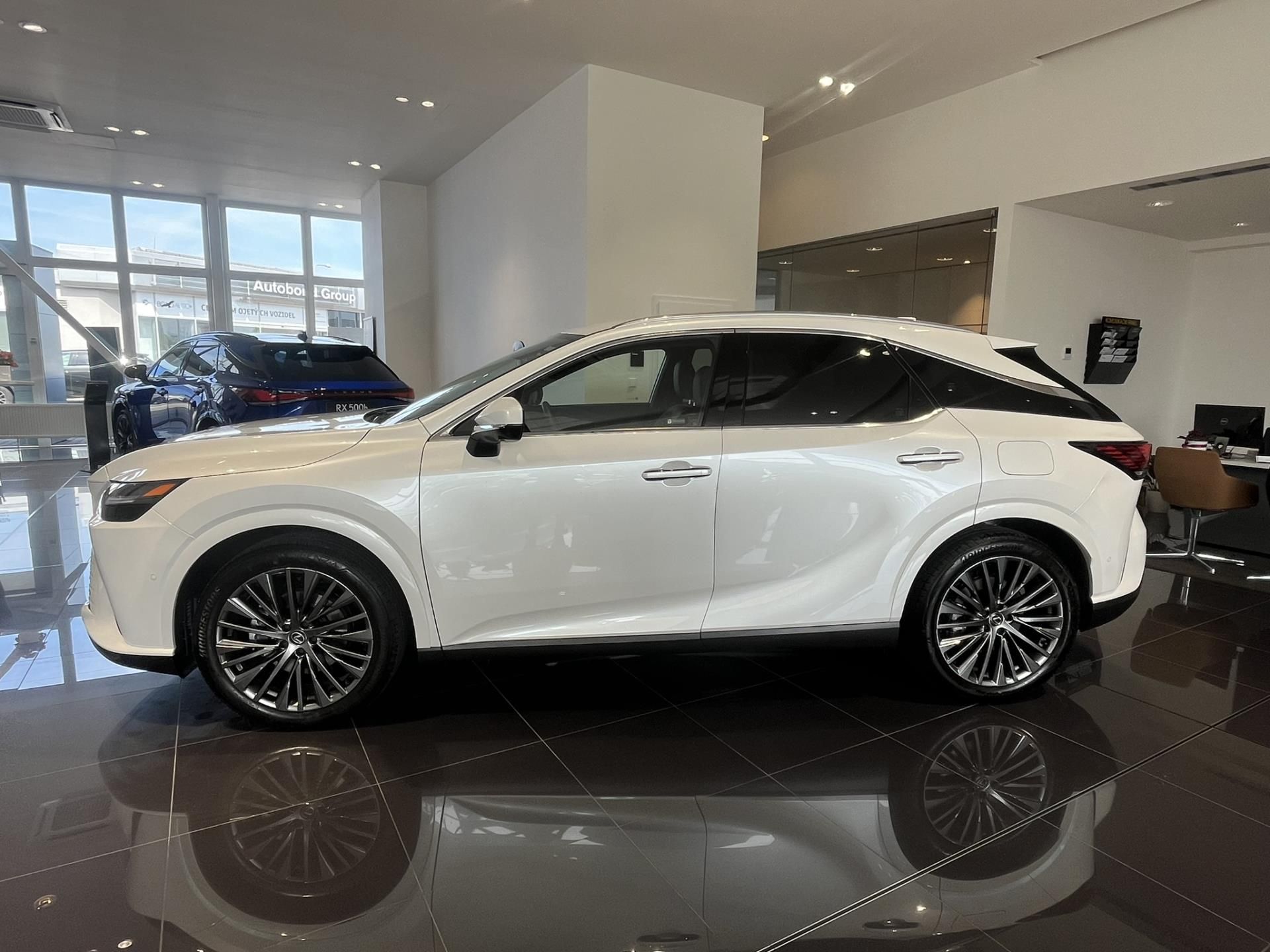 Lexus RX 450h+, Luxury Pano&Key  4x4 - fotka 3