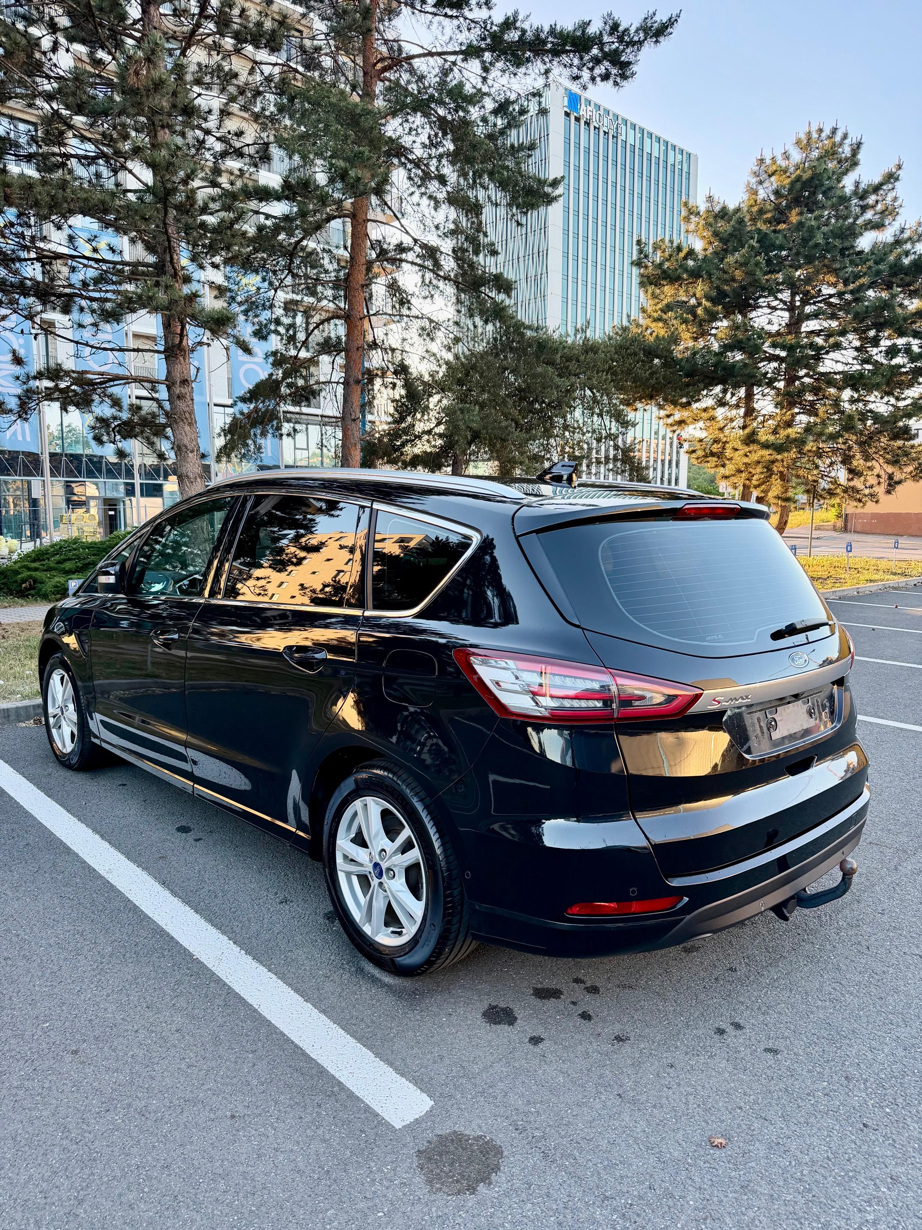 Ford S-MAX, 2.5i/140kw, HEV, Titanium - fotka 4