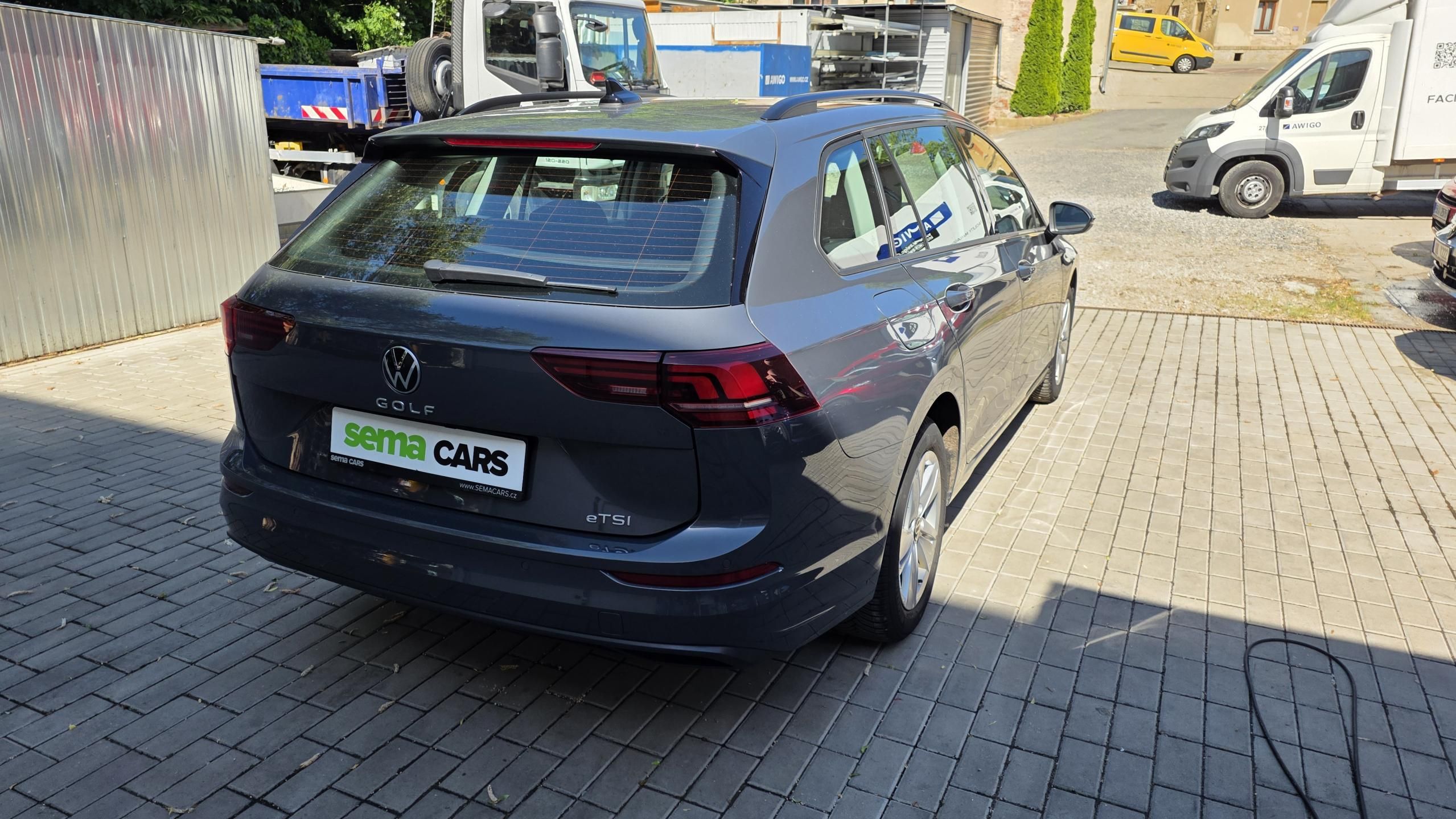 Volkswagen Golf, 1.5 eTSI 85kW Life DSG7 Tažné - fotka 5