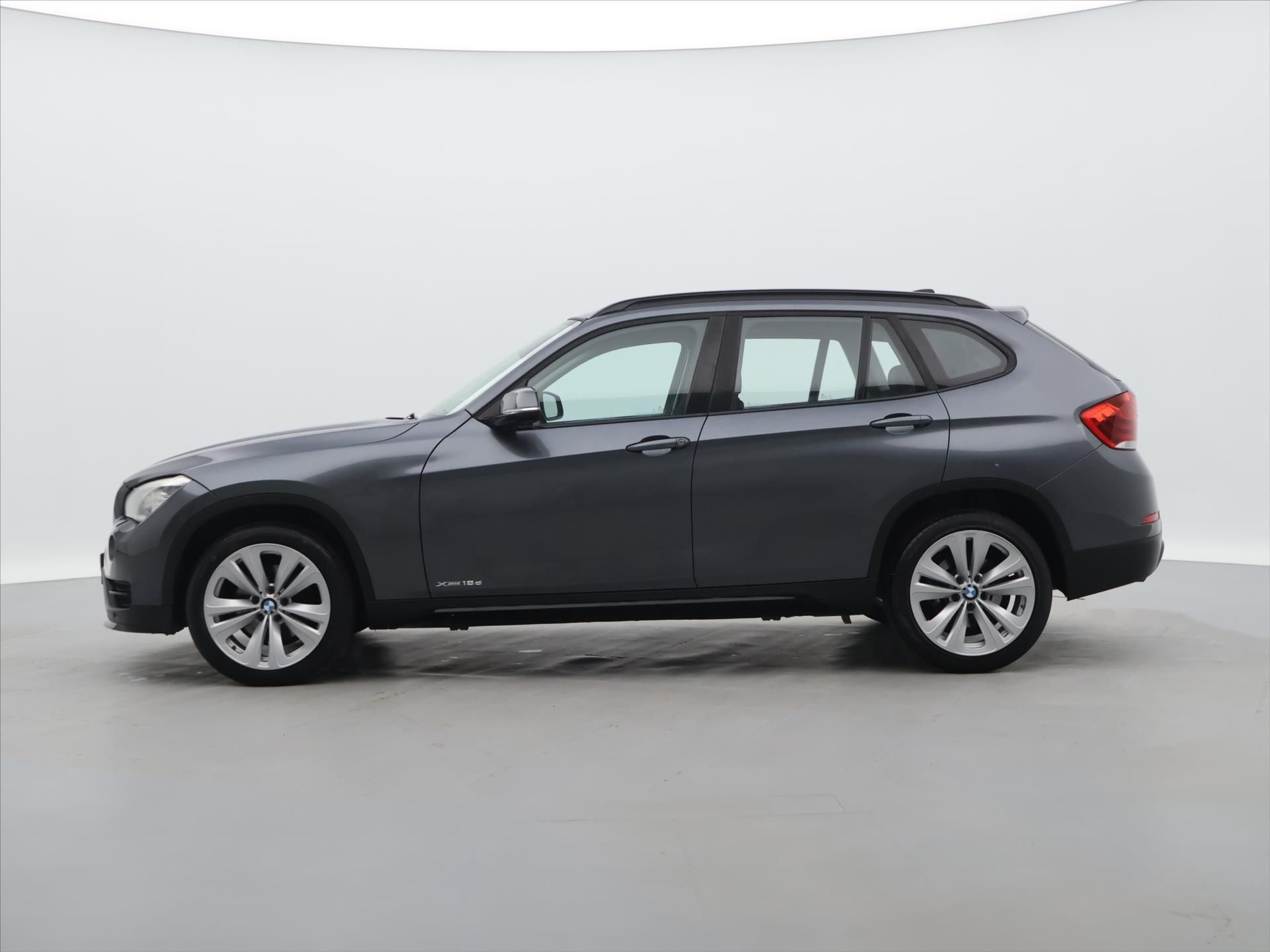 BMW X1, 2,0 18da 105kW xD Sport Line - fotka 4