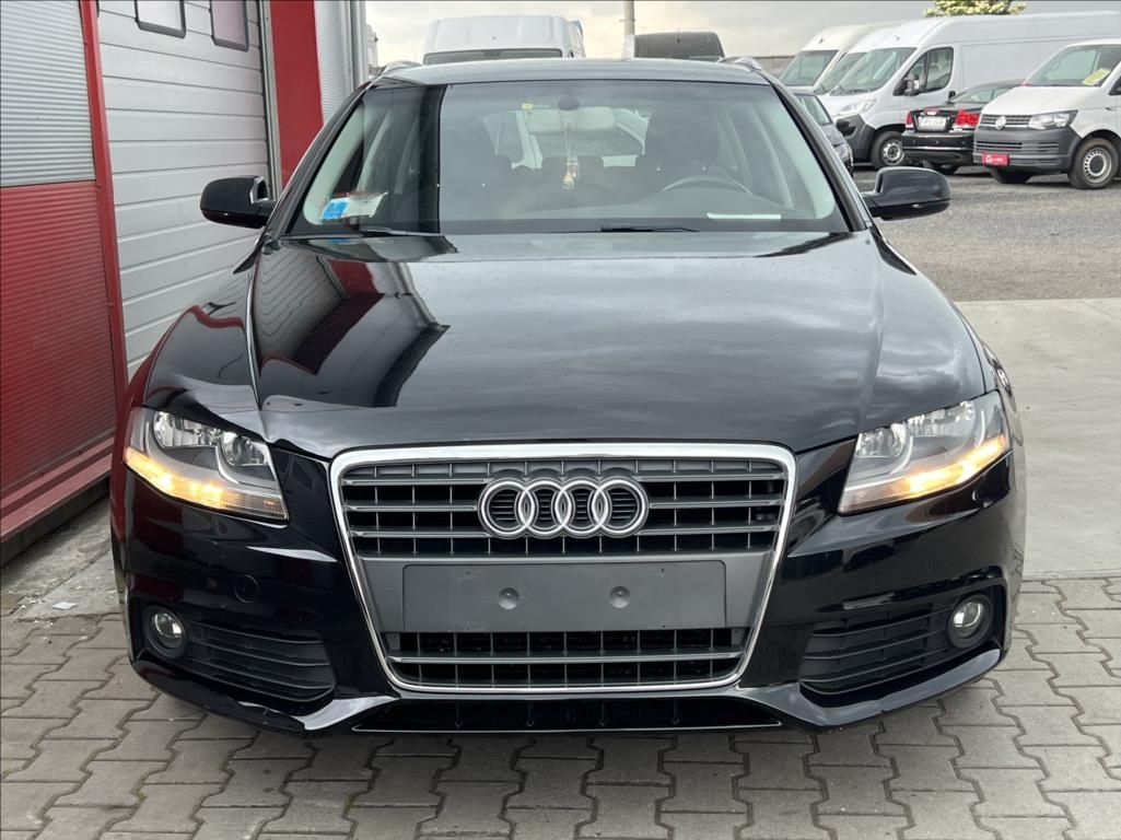 Audi A4, 2,0 TDi AMBITION serviska 1maj - fotka 5