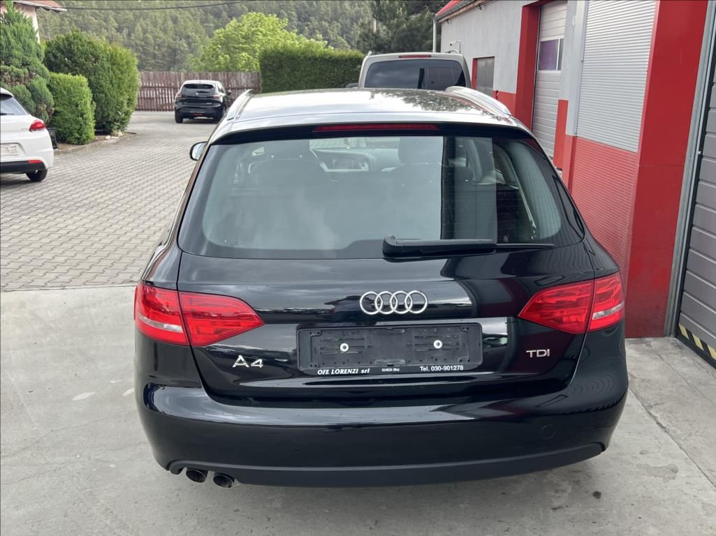 Audi A4, 2,0 TDi AMBITION serviska 1maj - fotka 4