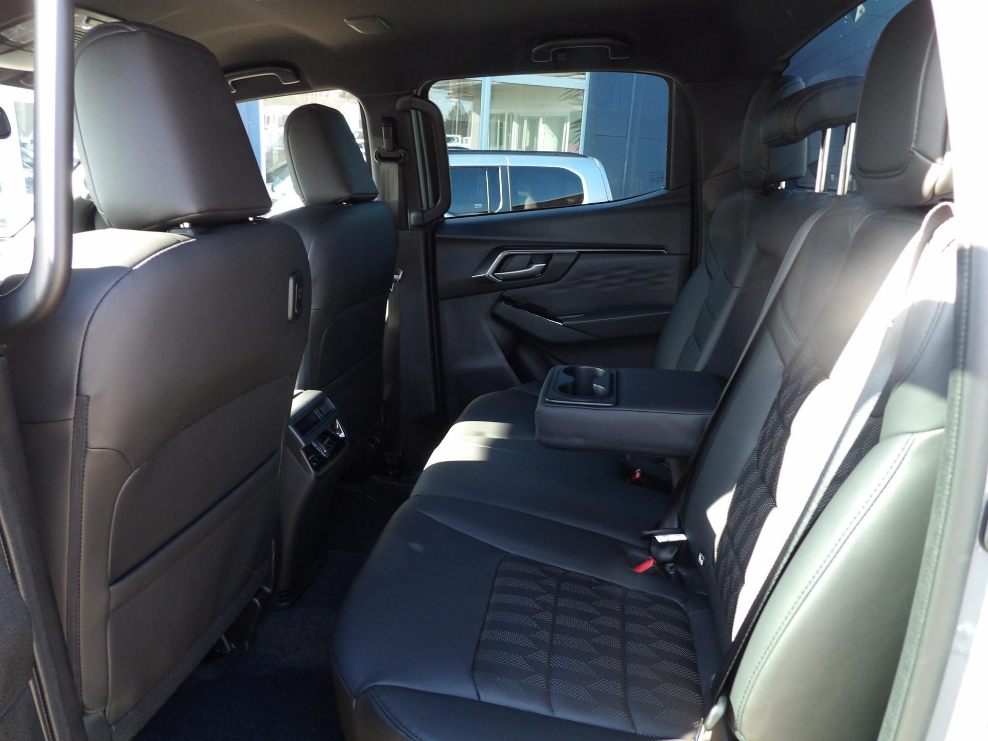 Isuzu D-Max, V-Cross 2.2L 163K 4x4 8st. A/T - fotka 2